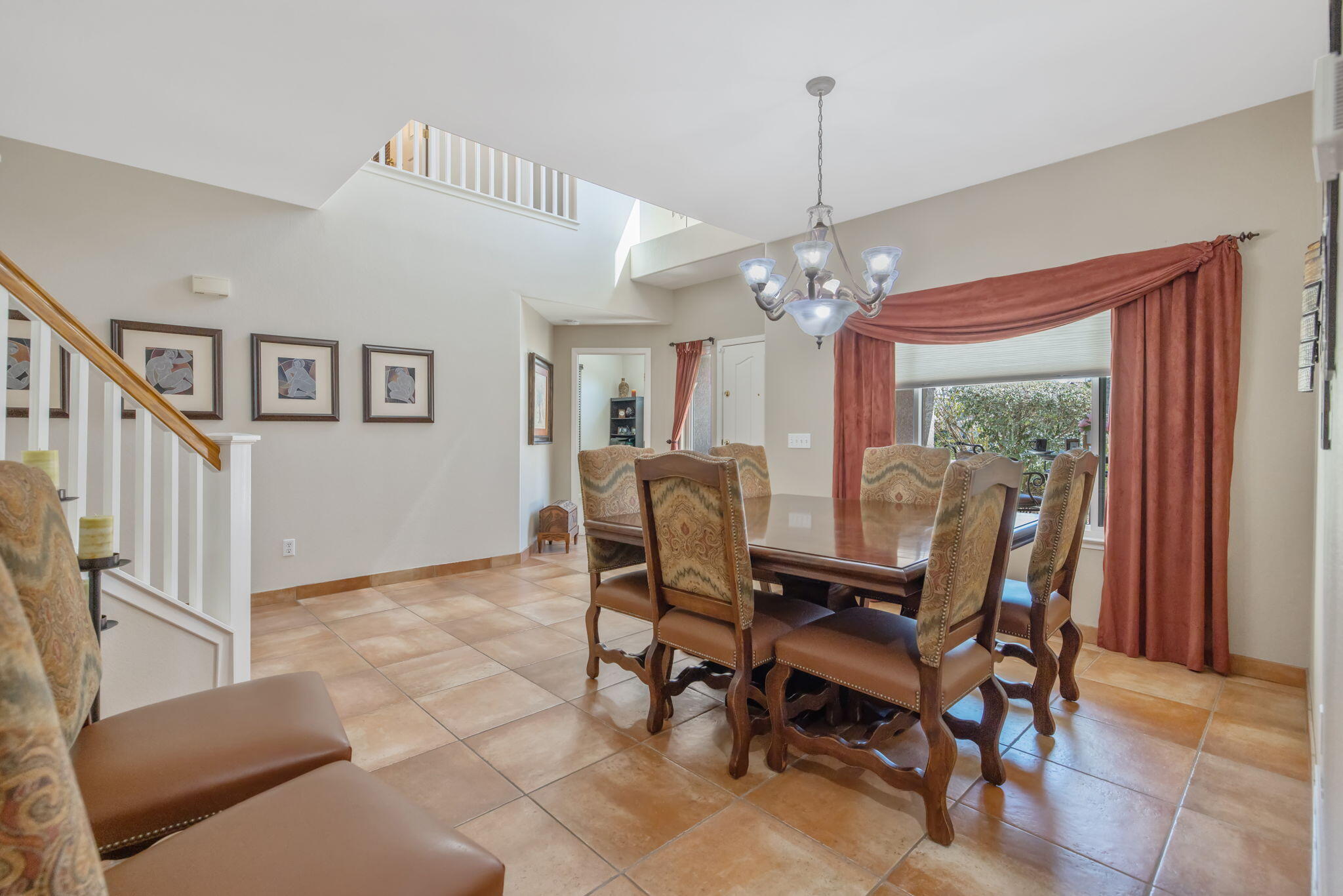 6030 W Country Ct, Visalia, CA 93277