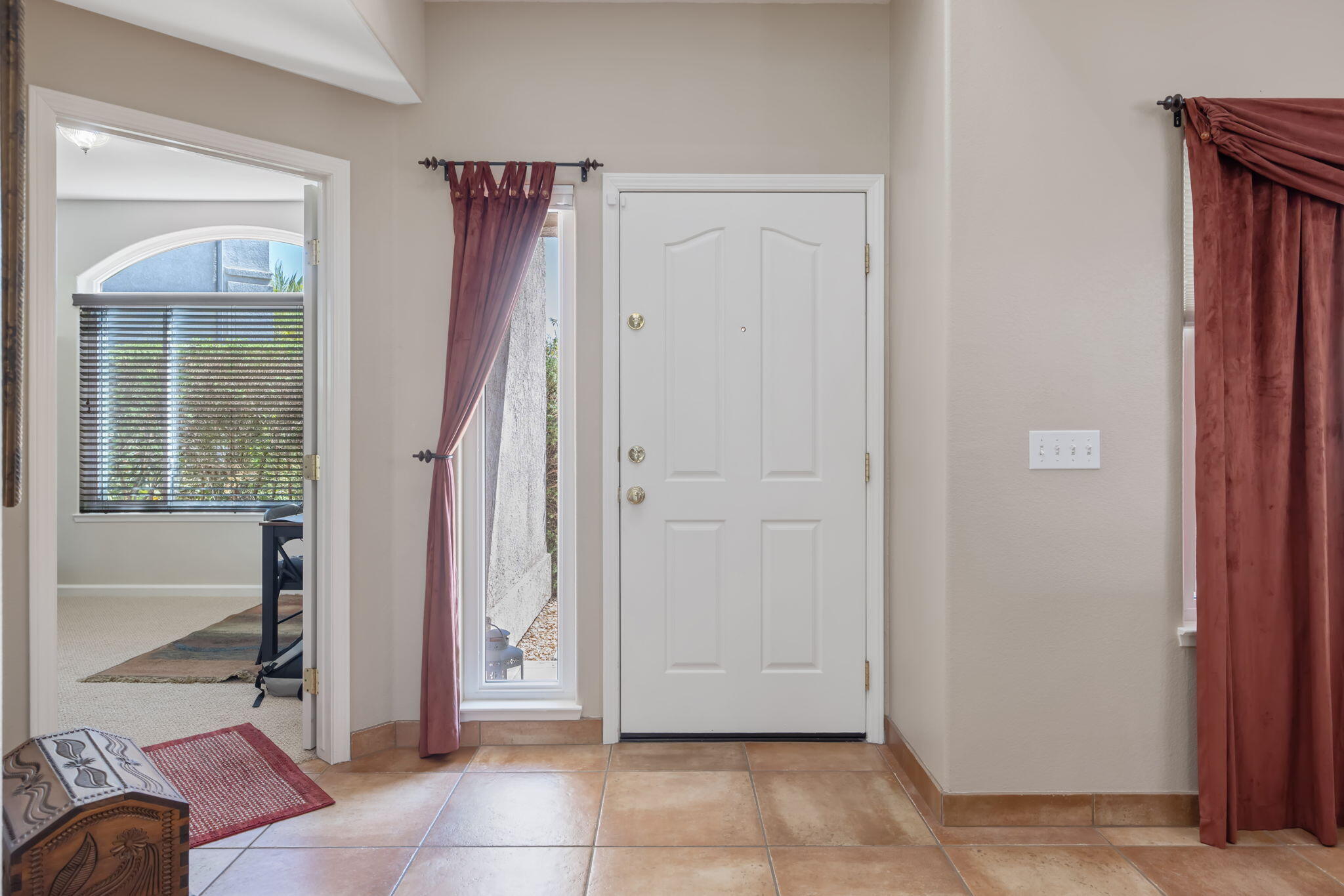 6030 W Country Ct, Visalia, CA 93277