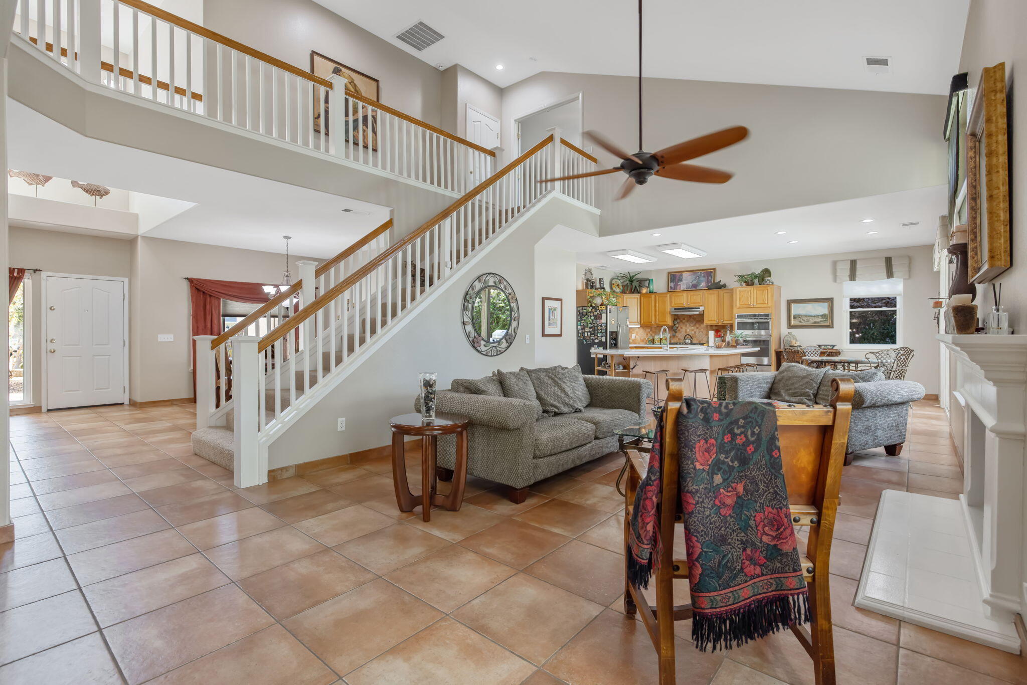 6030 W Country Ct, Visalia, CA 93277