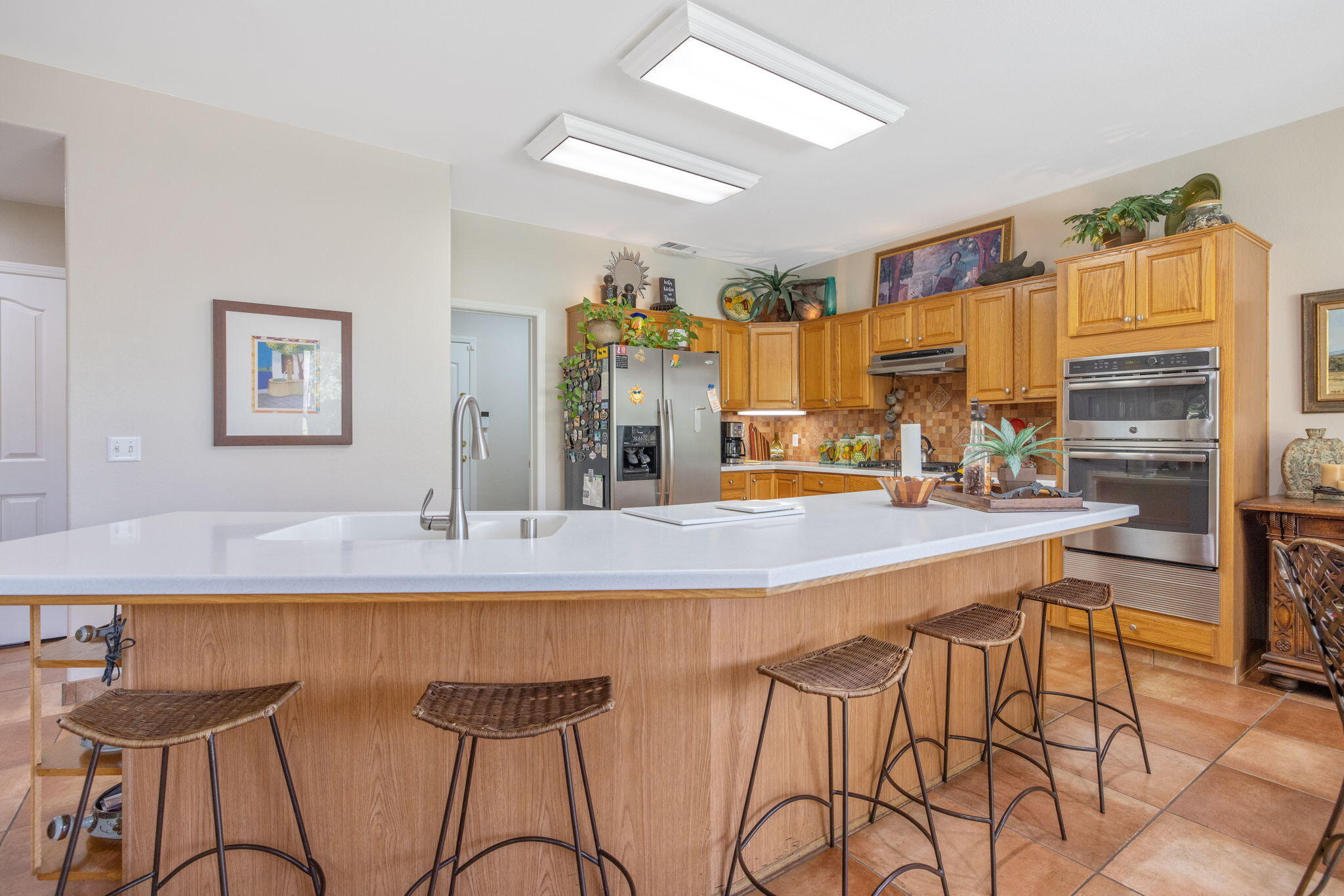 6030 W Country Ct, Visalia, CA 93277