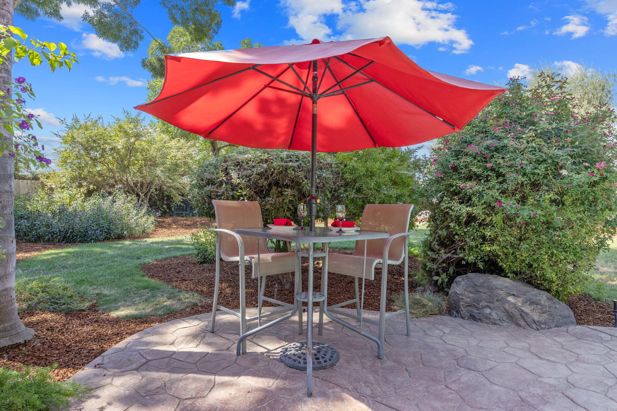 6030 W Country Ct, Visalia, CA 93277