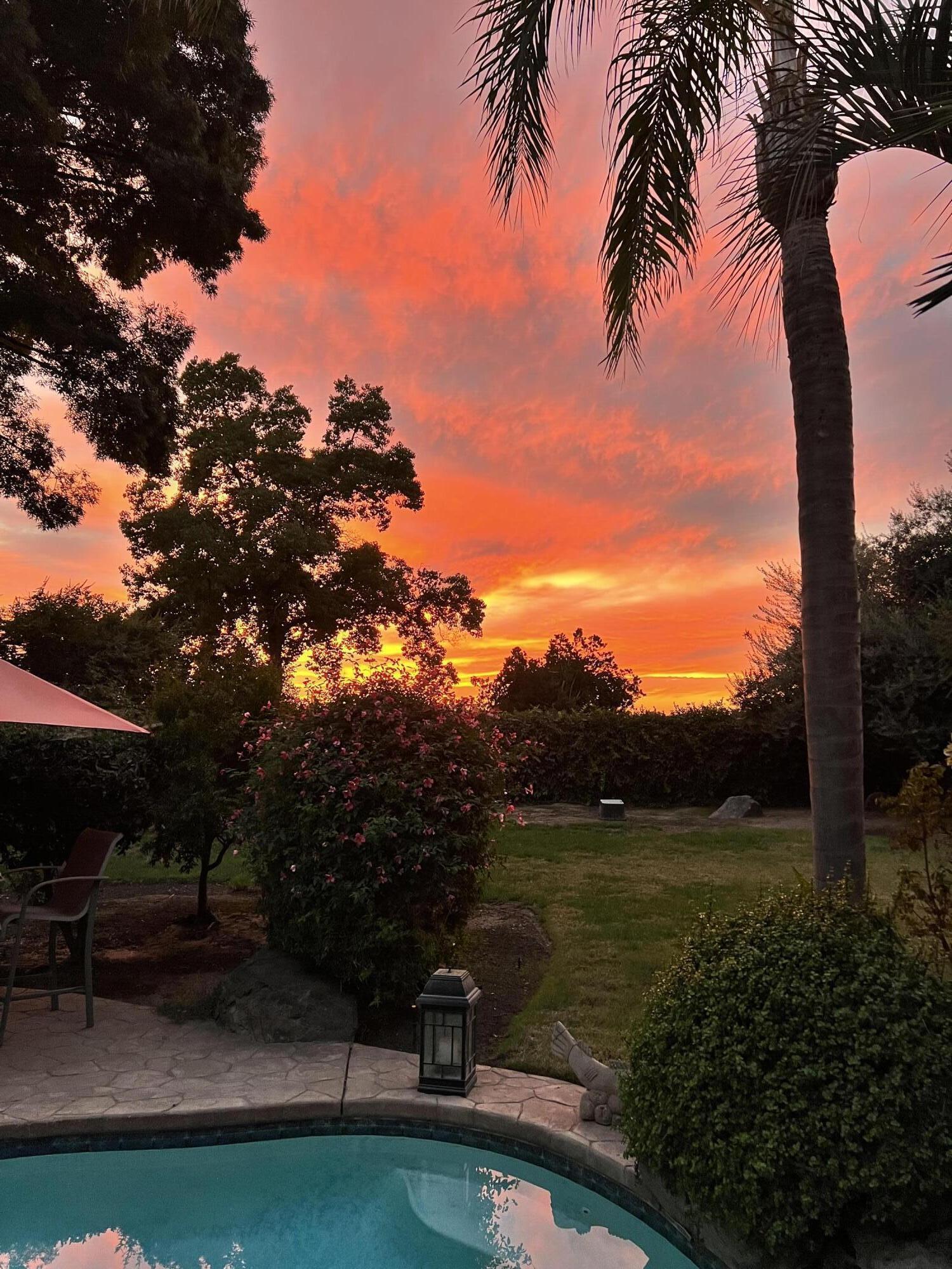 6030 W Country Ct, Visalia, CA 93277