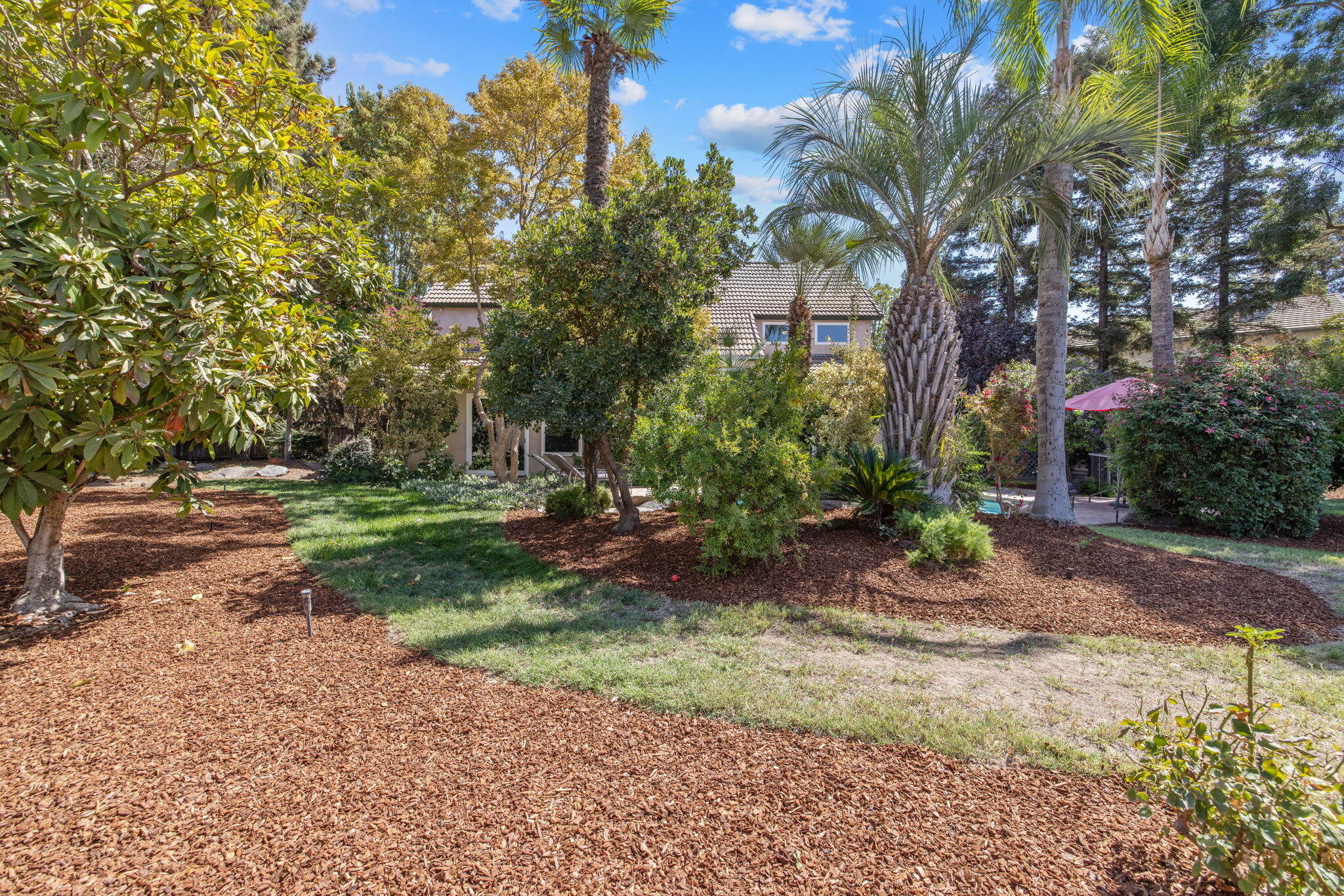 6030 W Country Ct, Visalia, CA 93277