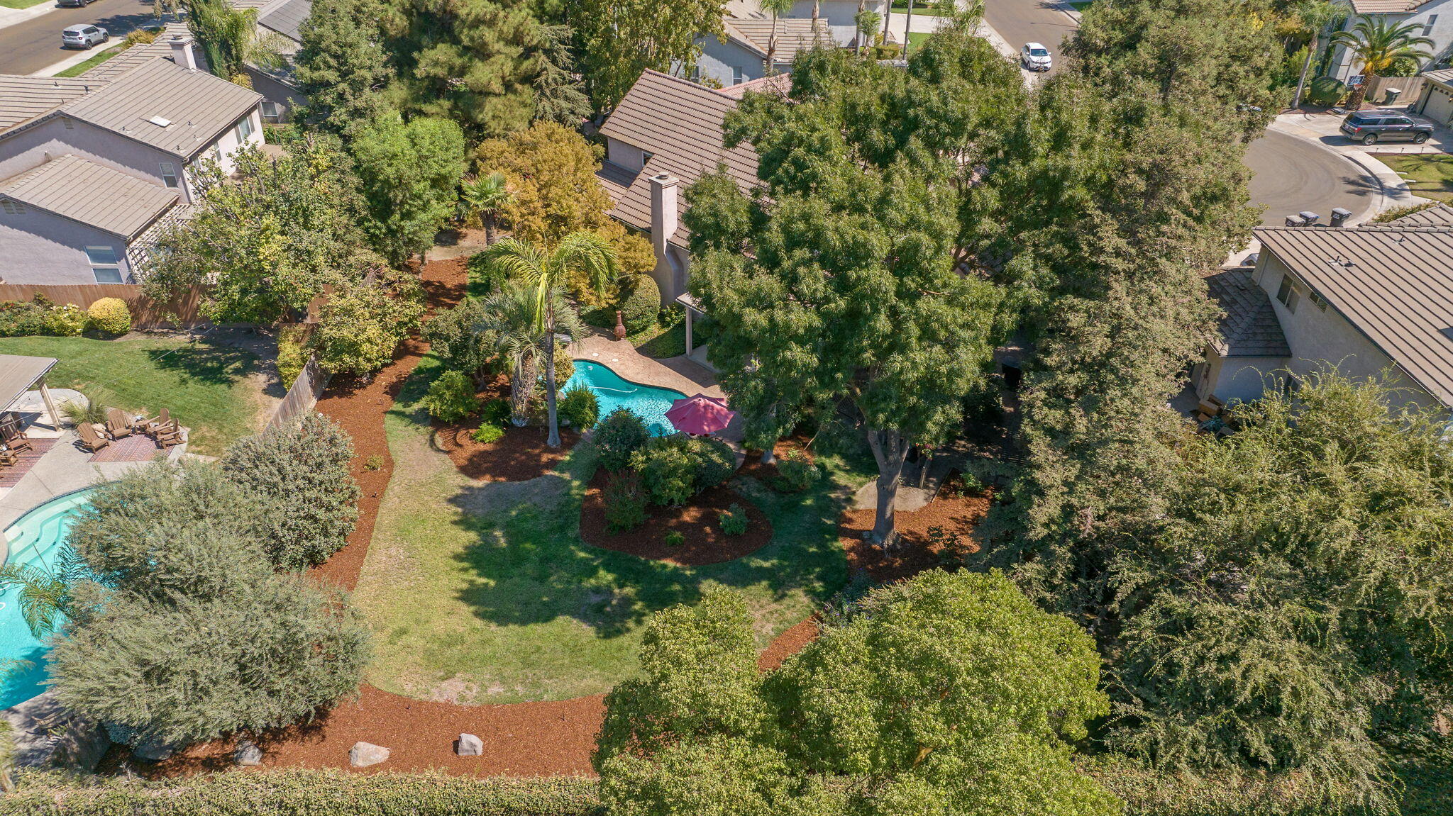 6030 W Country Ct, Visalia, CA 93277