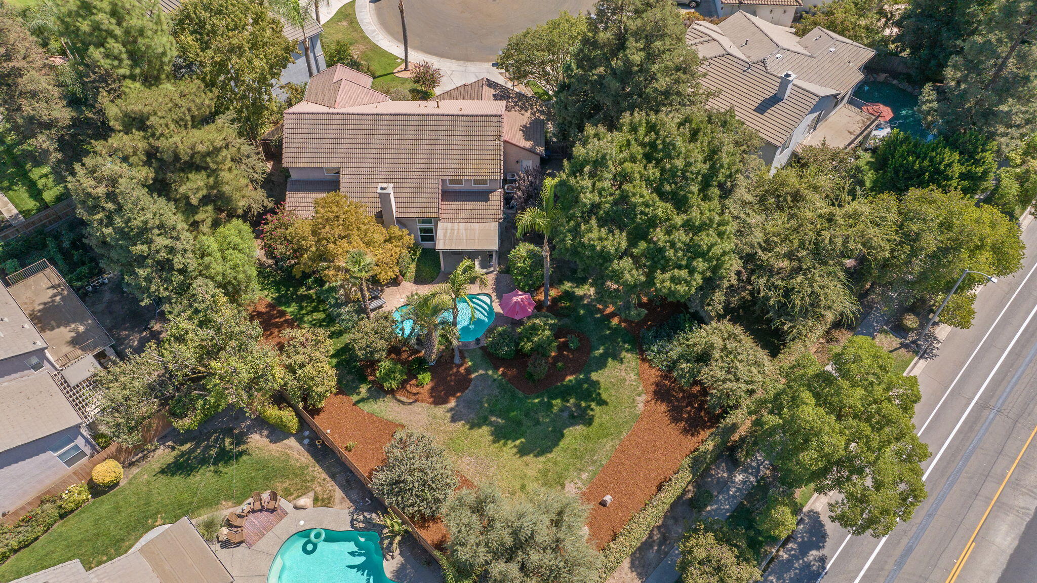 6030 W Country Ct, Visalia, CA 93277
