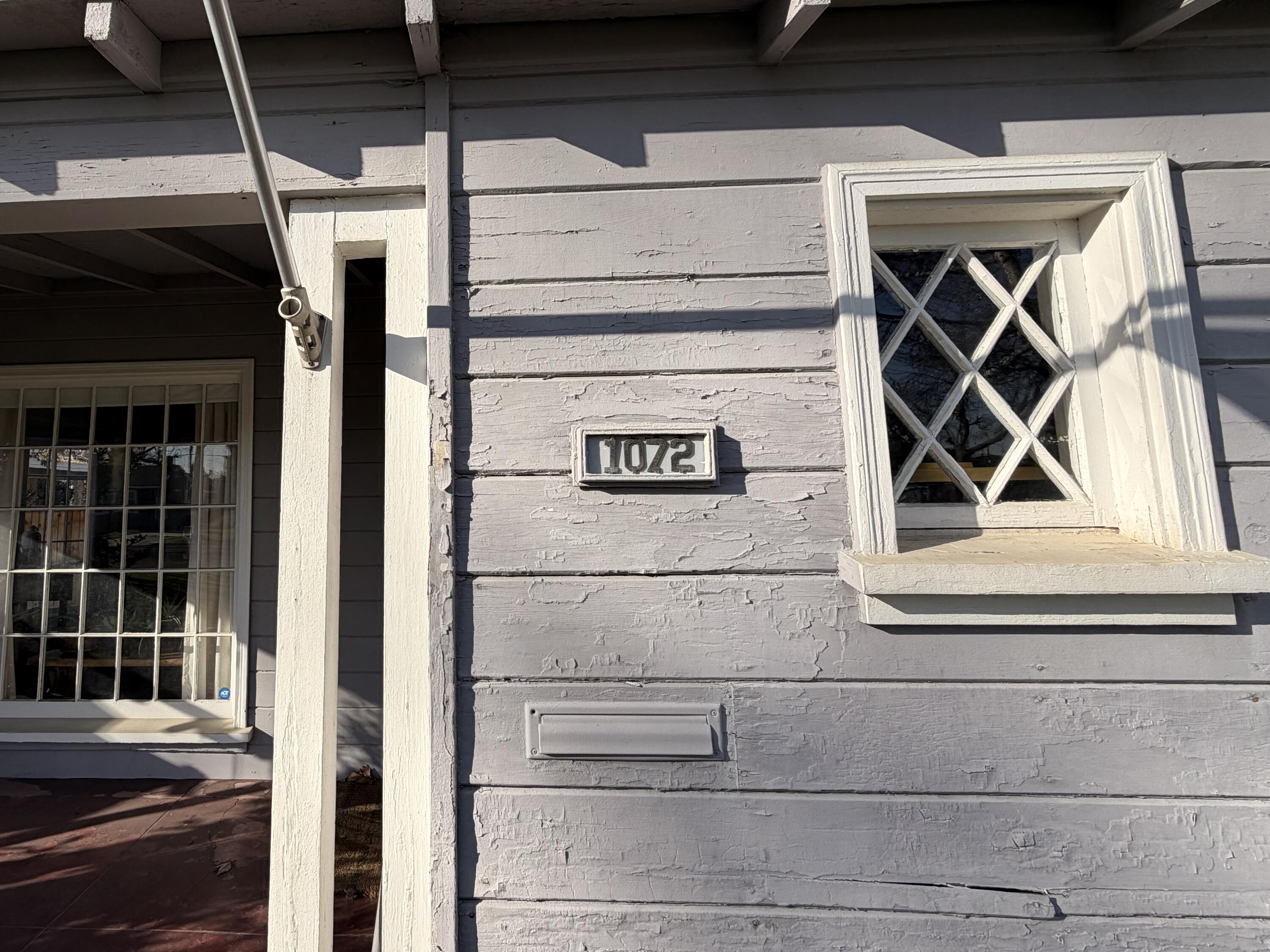 1072 E E Sycamore Ave, Tulare, CA 93274