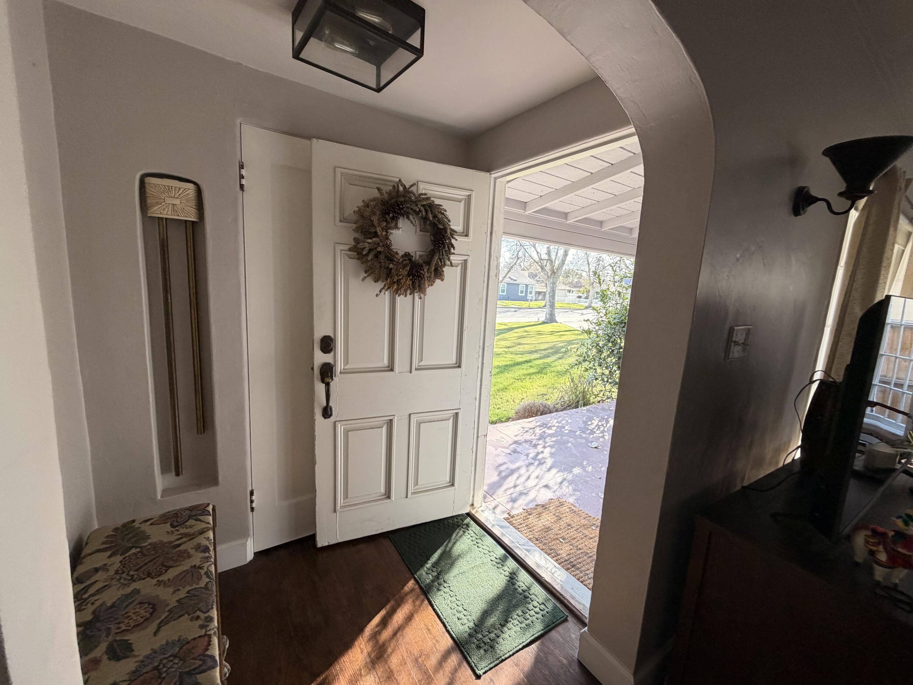 1072 E E Sycamore Ave, Tulare, CA 93274