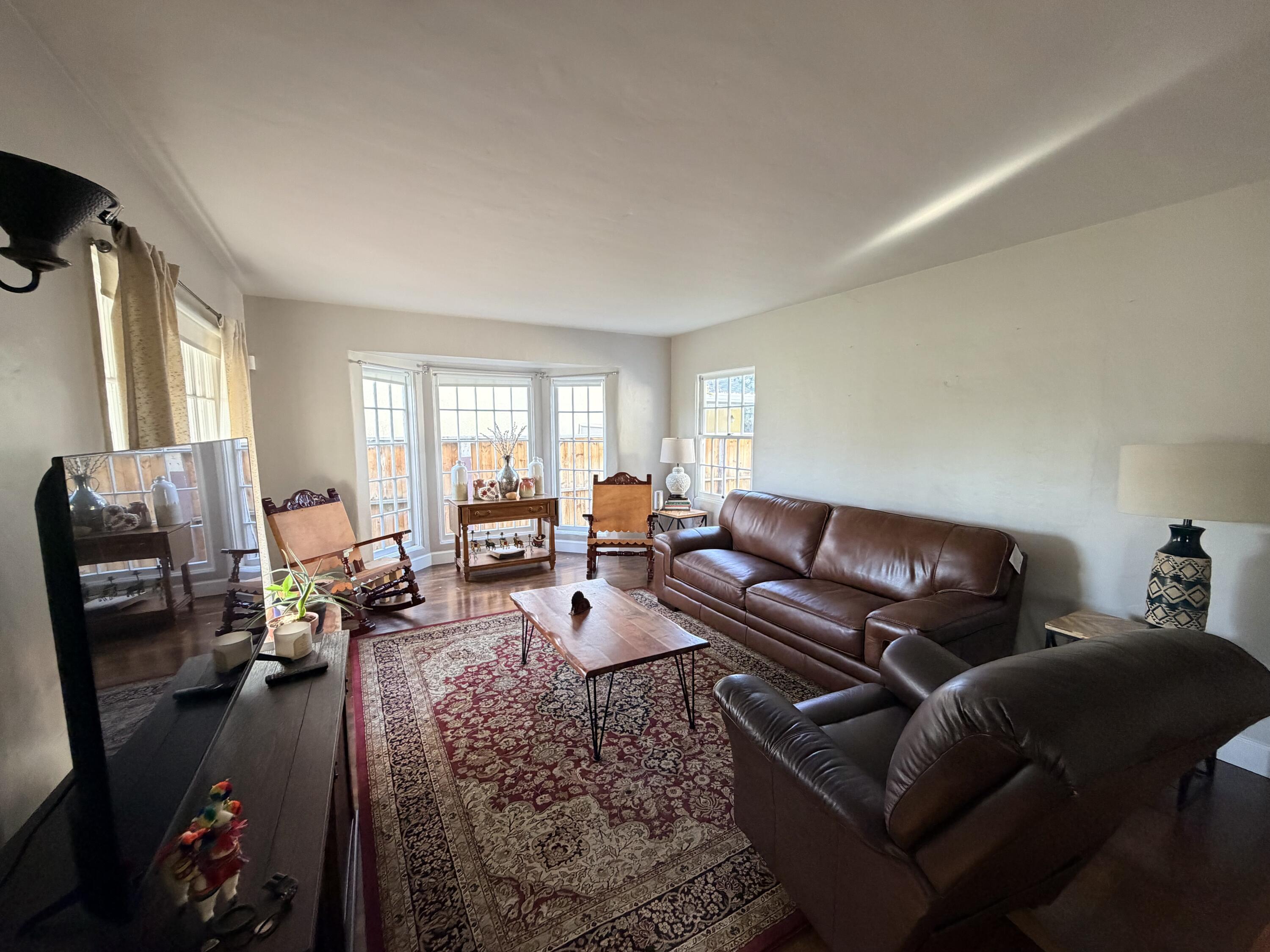 1072 E E Sycamore Ave, Tulare, CA 93274