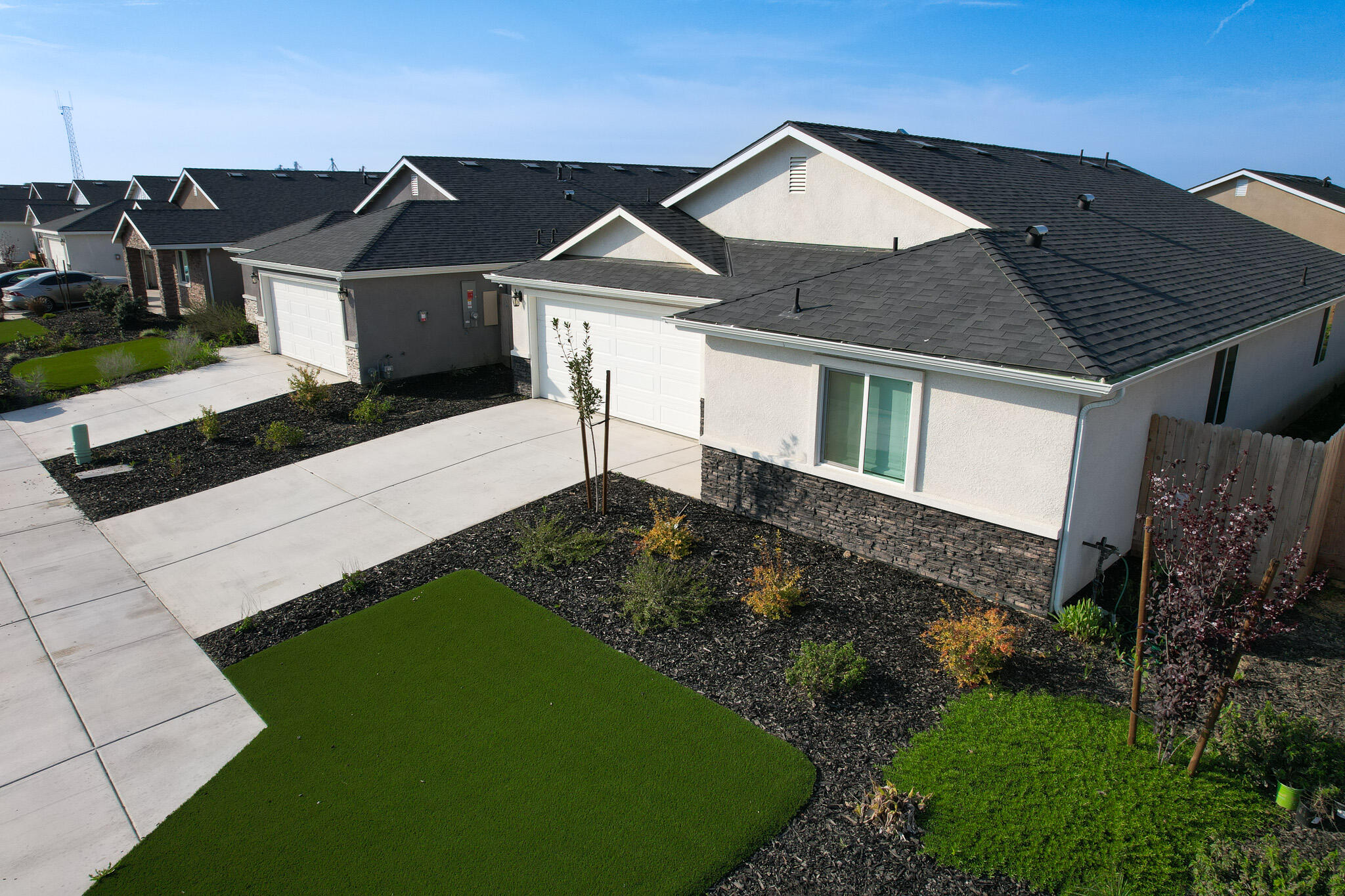 7070 Elm St, Visalia, CA 93291