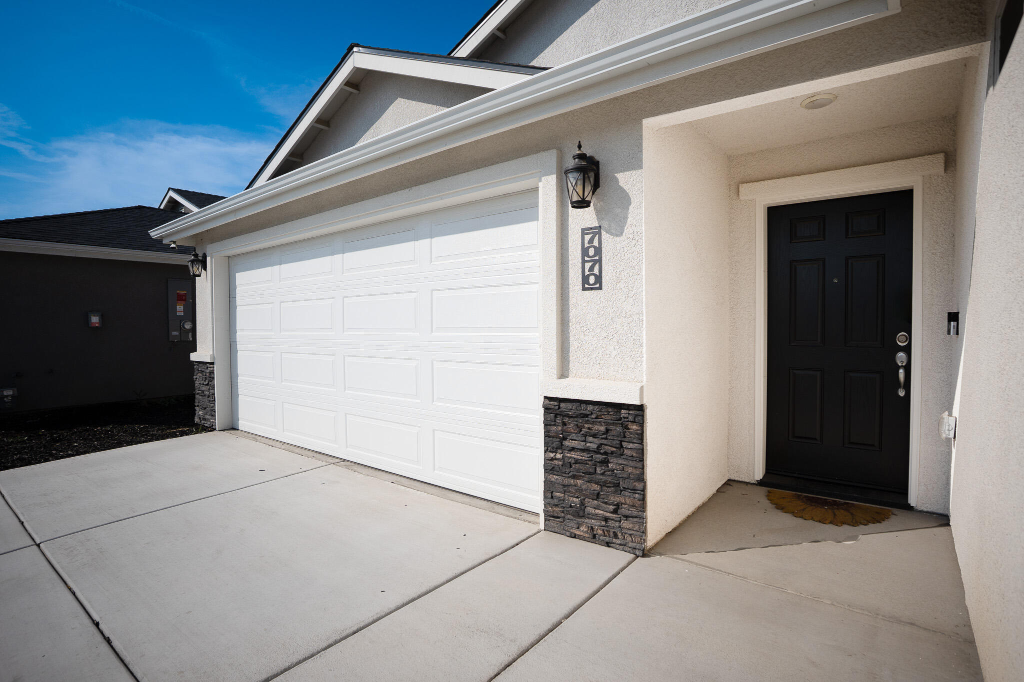 7070 Elm St, Visalia, CA 93291