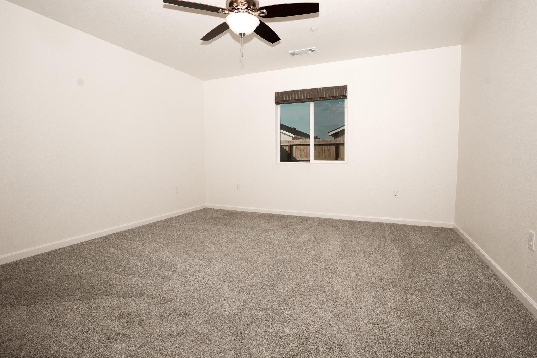 7070 Elm St, Visalia, CA 93291