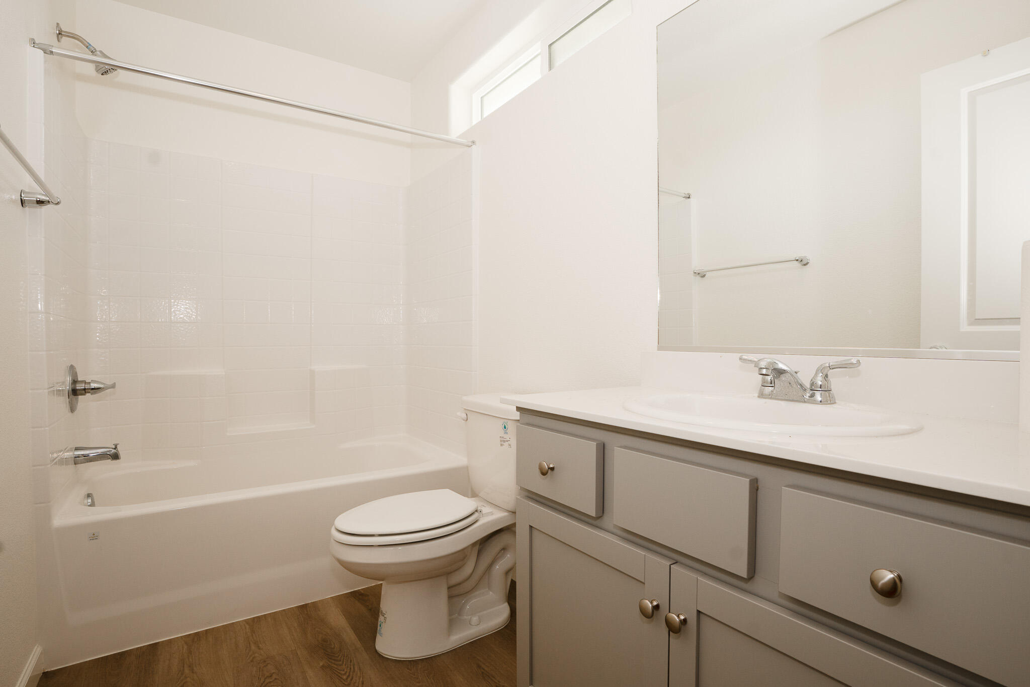 7070 Elm St, Visalia, CA 93291