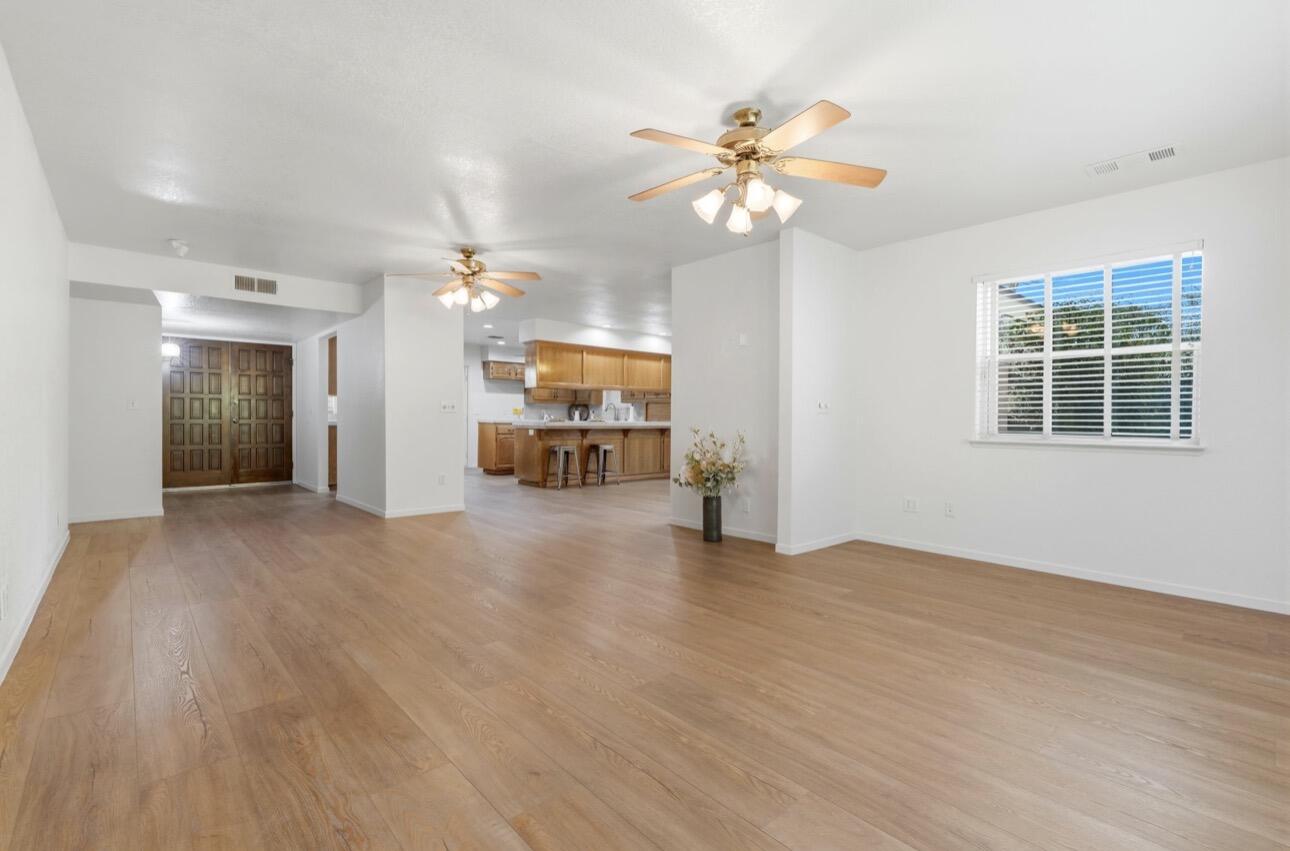 2936 S Conyer St, Visalia, CA 93277