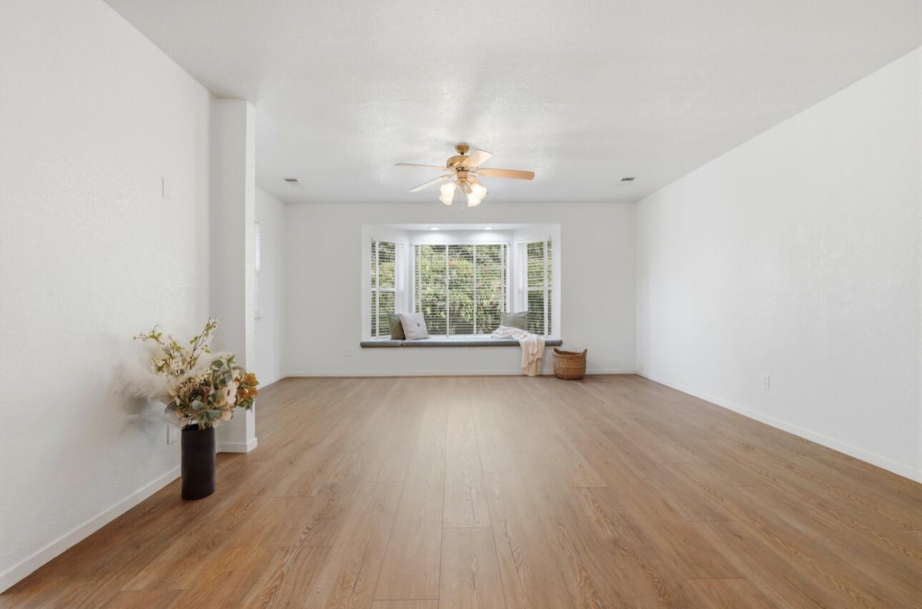 2936 S Conyer St, Visalia, CA 93277