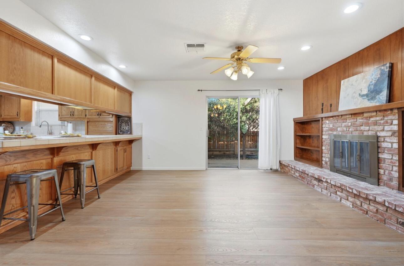 2936 S Conyer St, Visalia, CA 93277