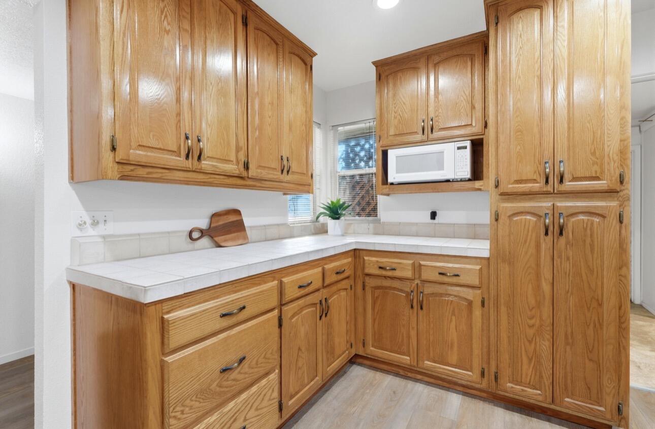 2936 S Conyer St, Visalia, CA 93277