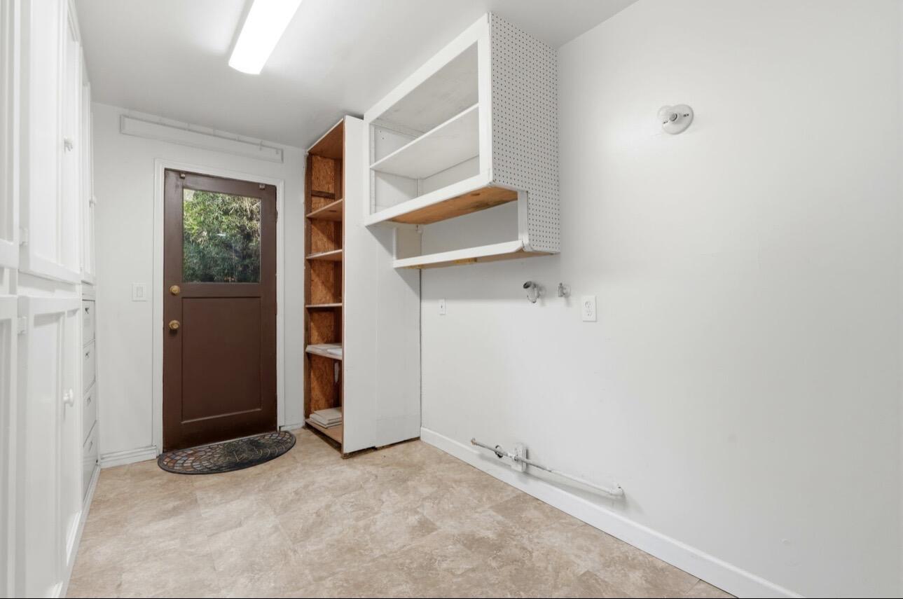 2936 S Conyer St, Visalia, CA 93277