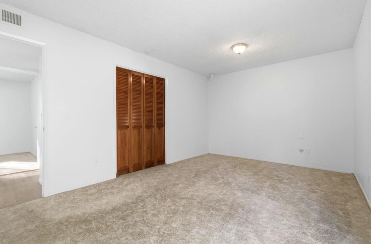 2936 S Conyer St, Visalia, CA 93277