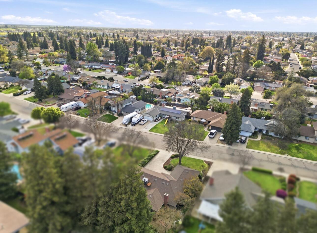 2936 S Conyer St, Visalia, CA 93277