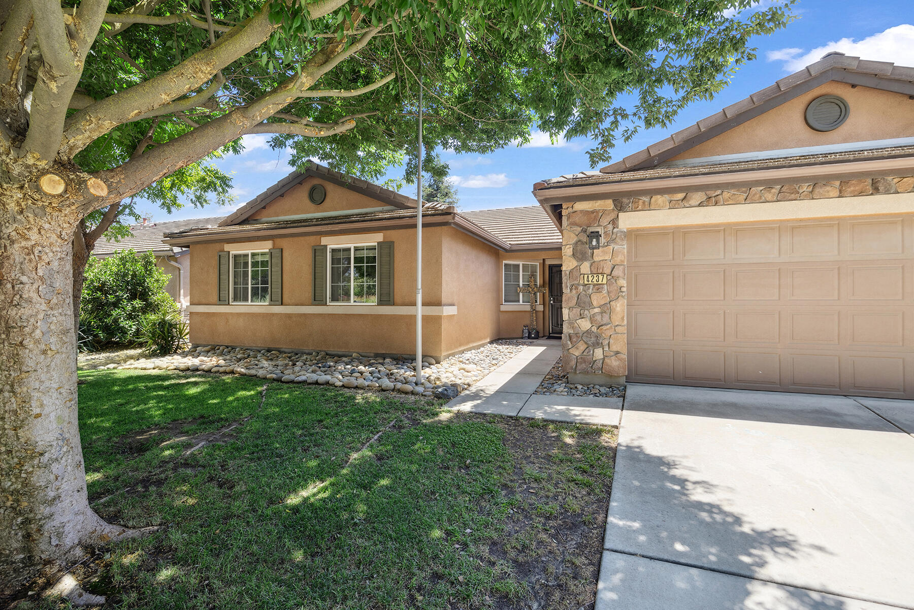 4237 E Murray Ave, Visalia, CA 93292