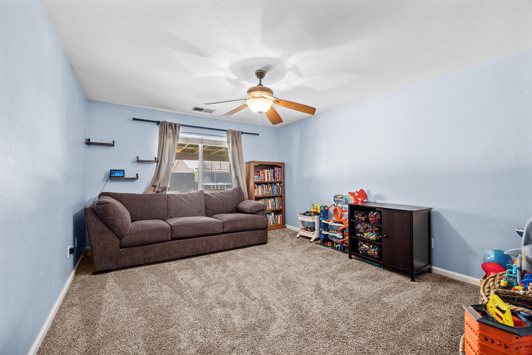 4237 E Murray Ave, Visalia, CA 93292