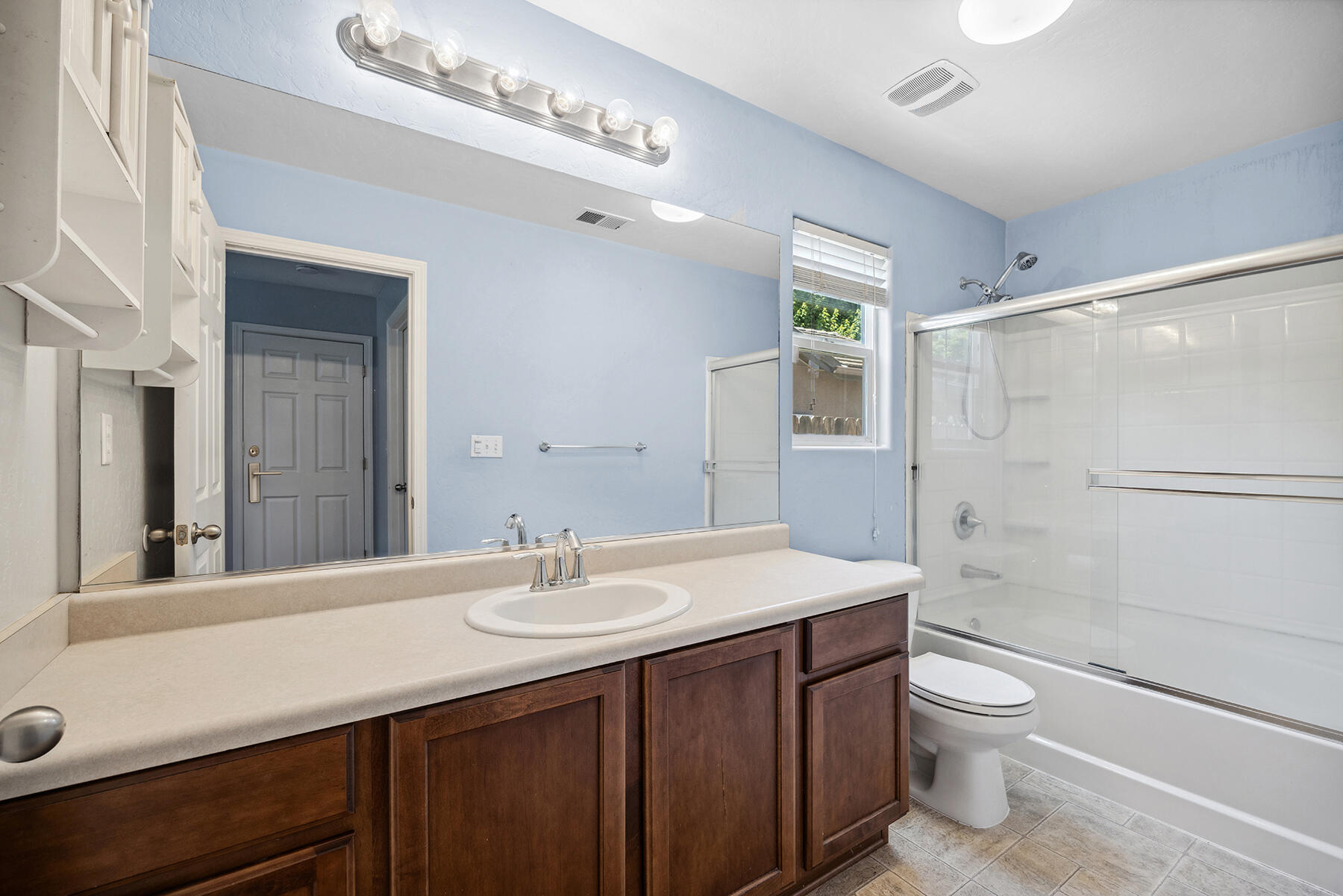 4237 E Murray Ave, Visalia, CA 93292