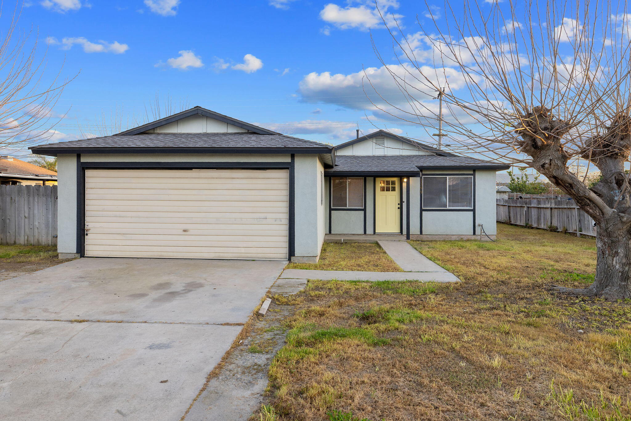 1399 Carla Ave, Pixley, CA 93256