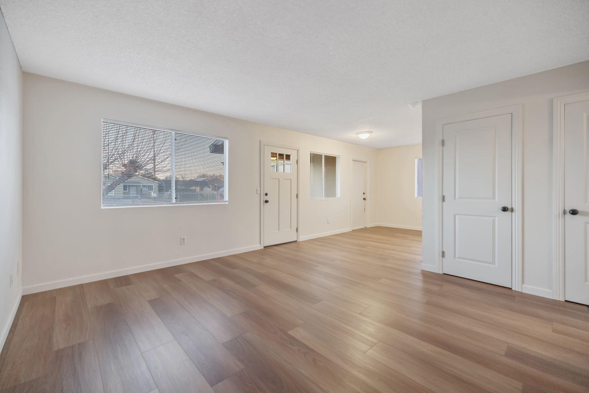 1399 Carla Ave, Pixley, CA 93256