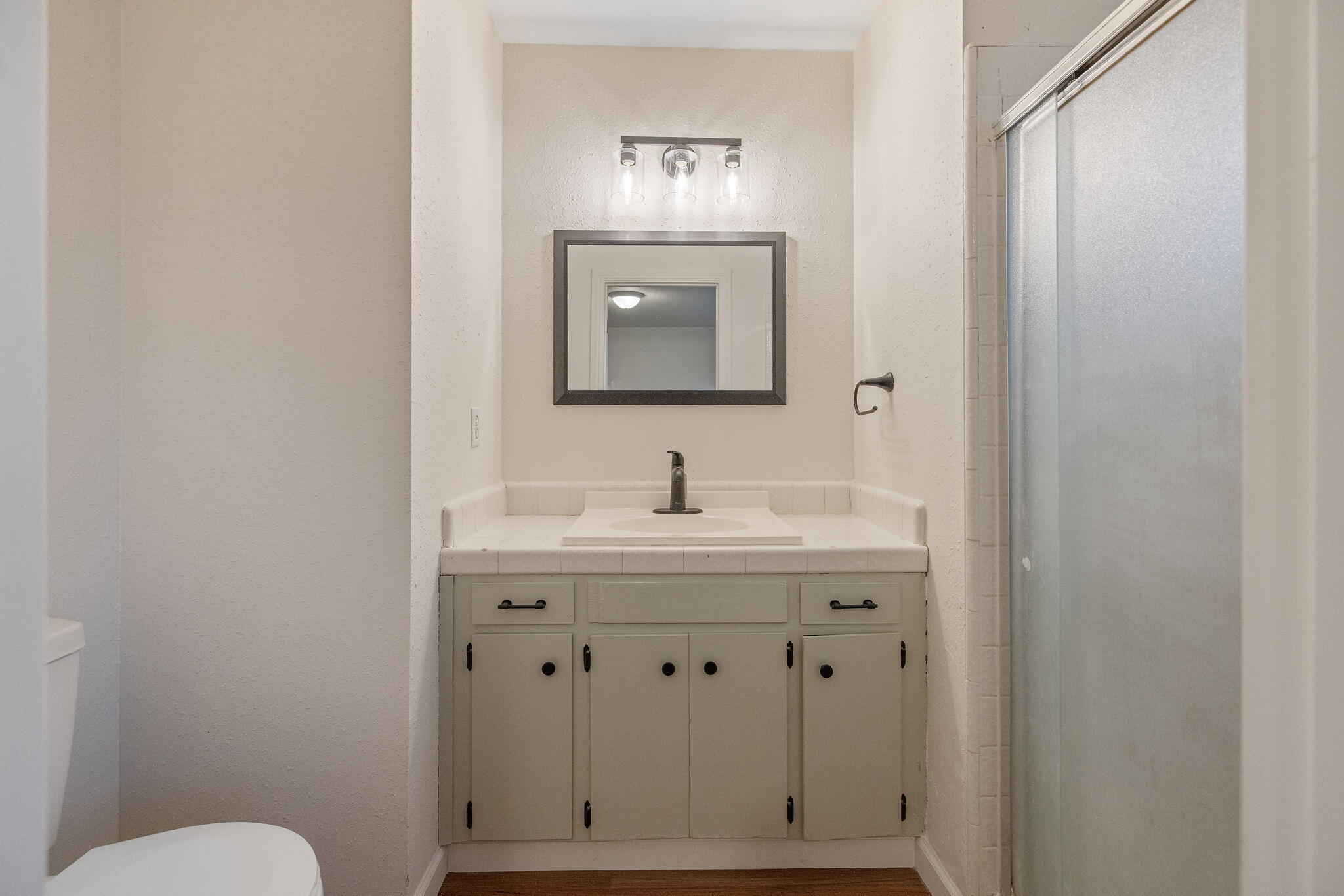 1399 Carla Ave, Pixley, CA 93256