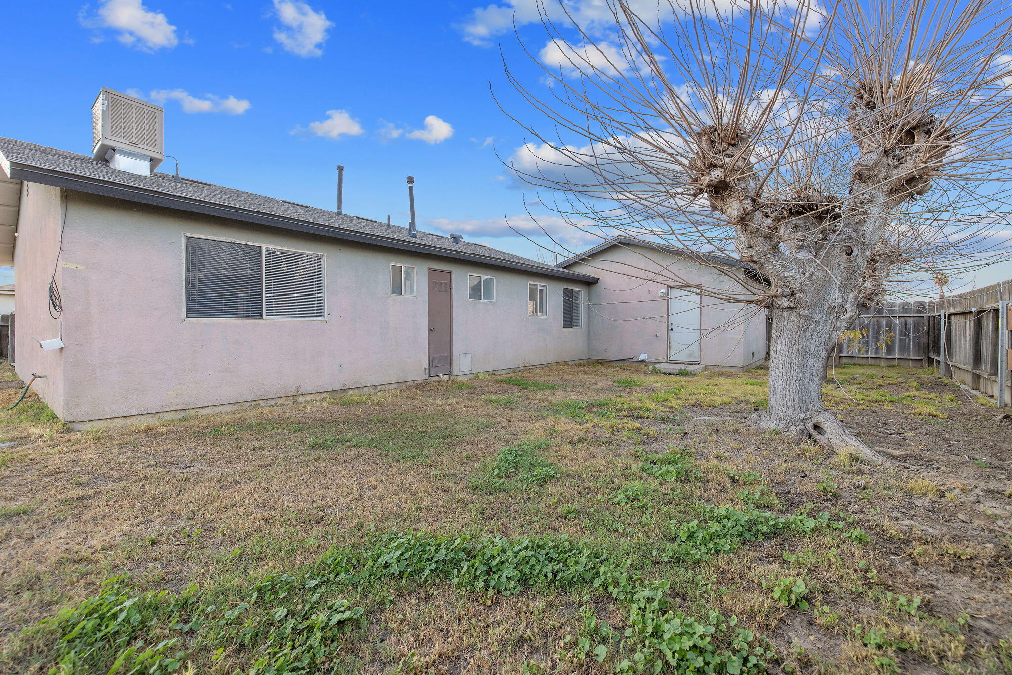 1399 Carla Ave, Pixley, CA 93256