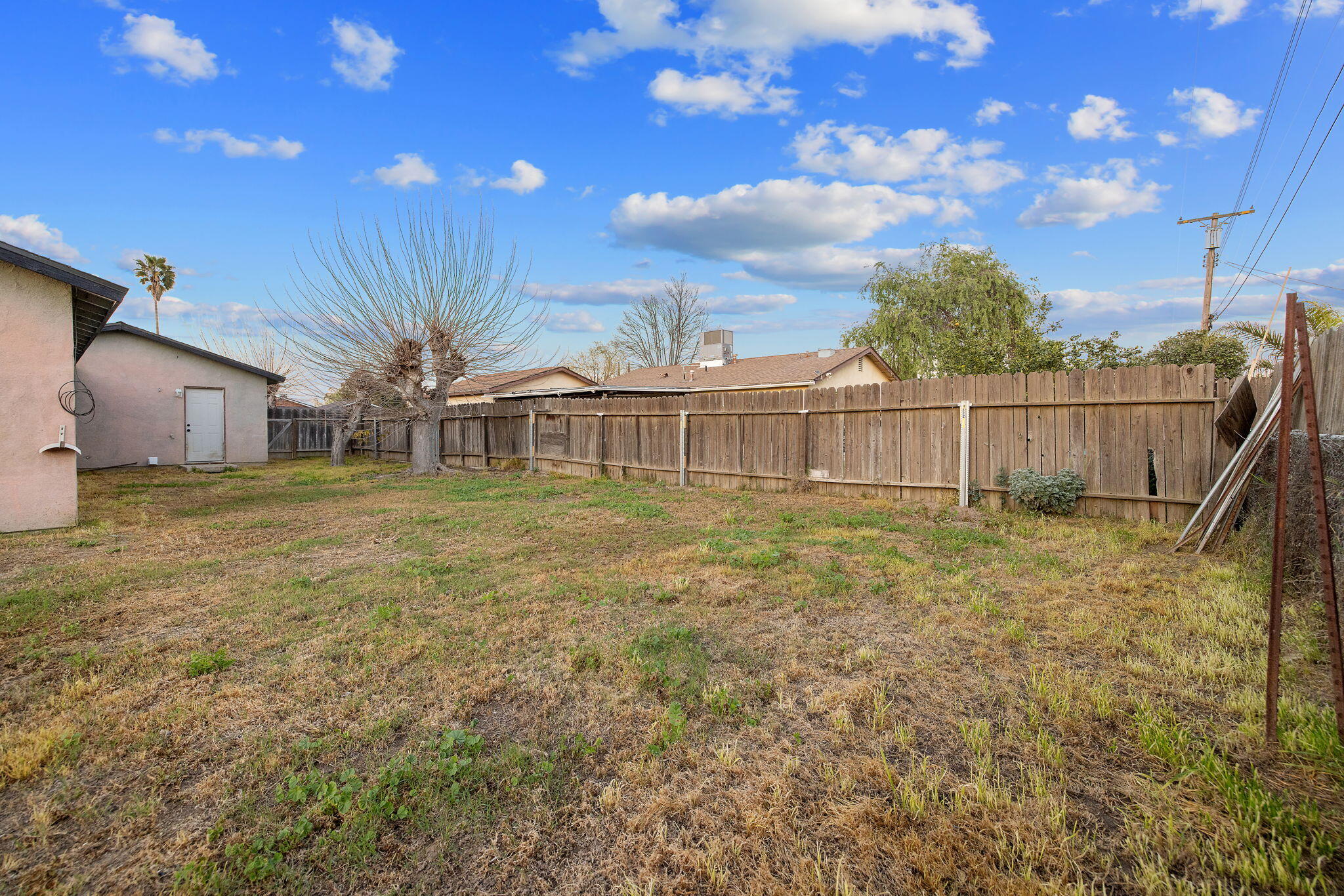 1399 Carla Ave, Pixley, CA 93256