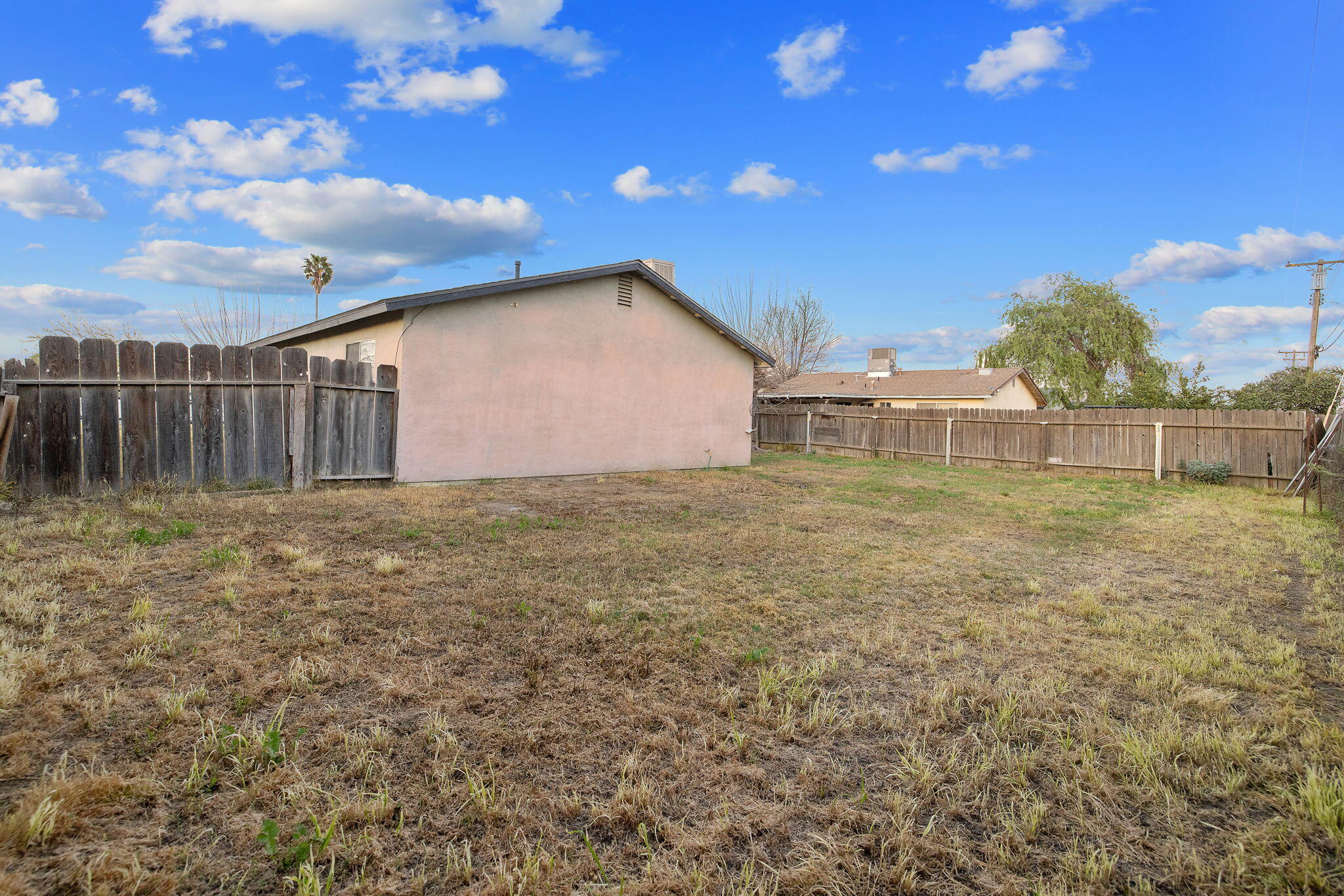 1399 Carla Ave, Pixley, CA 93256