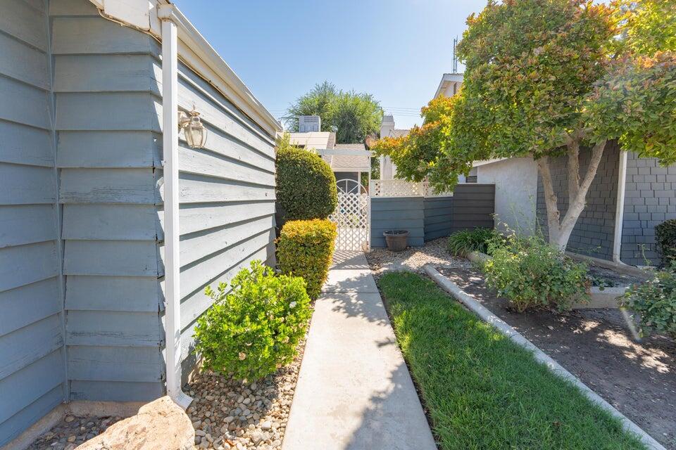 1818 S Cain Ct, Visalia, CA 93292