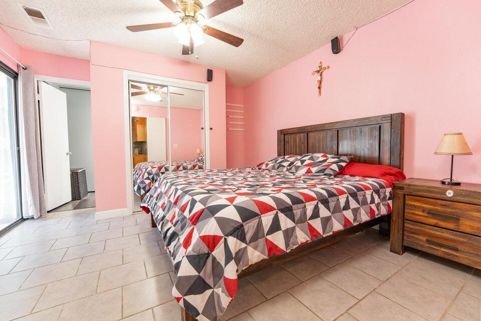 1818 S Cain Ct, Visalia, CA 93292