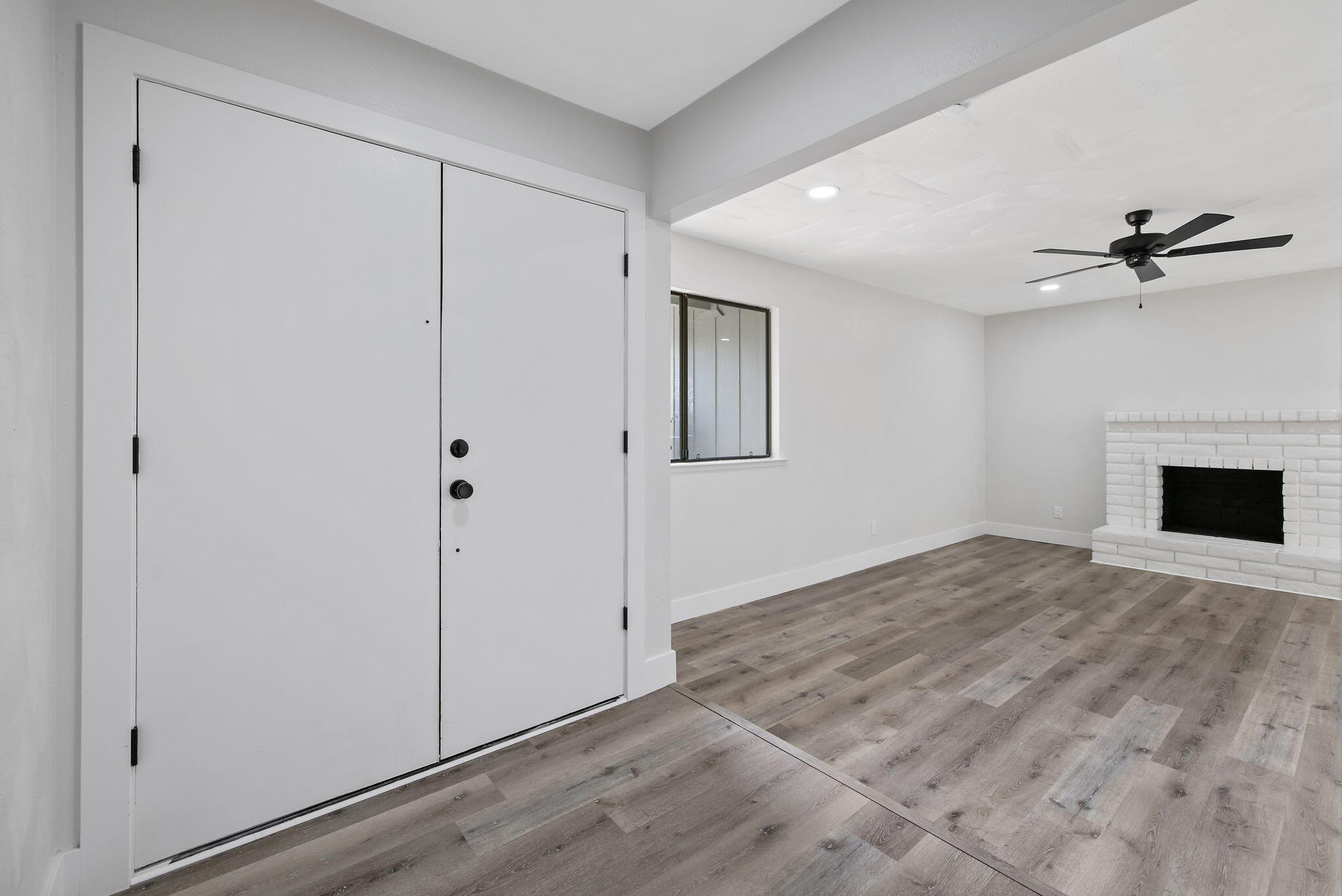 1010 W Seeger, Visalia, CA 93277