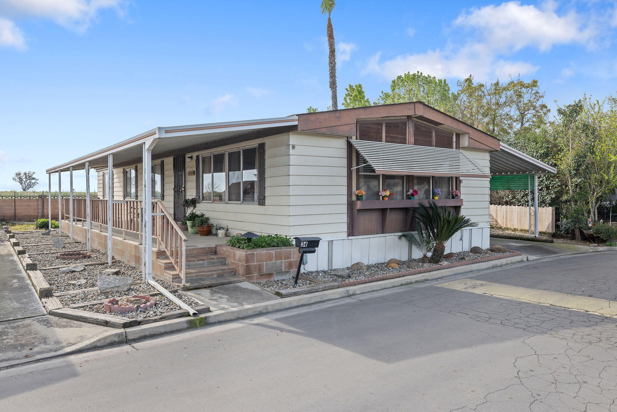 1401 E Paige Ave #34, Tulare, CA 93274