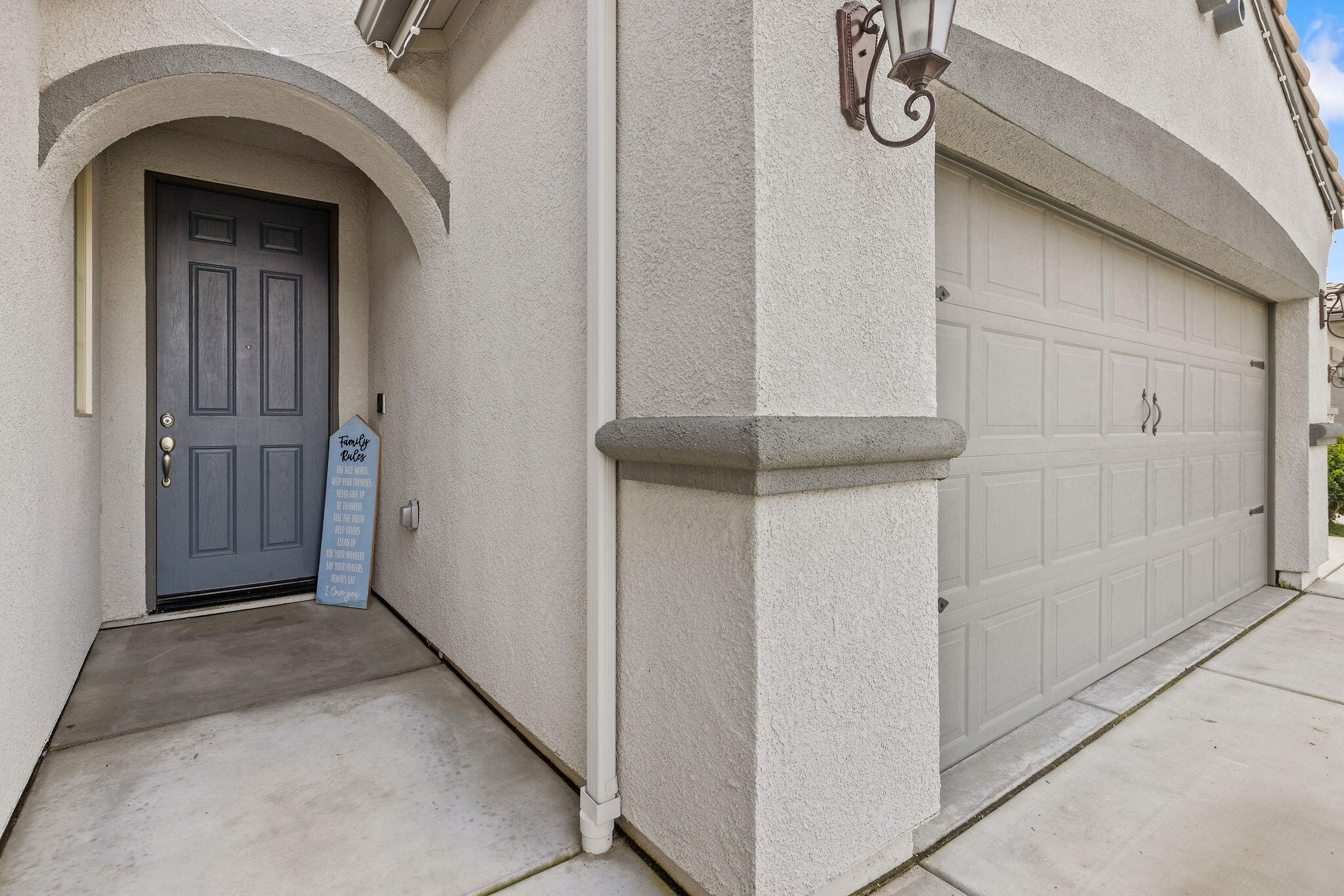 1821 E Arlen Ave, Visalia, CA 93292