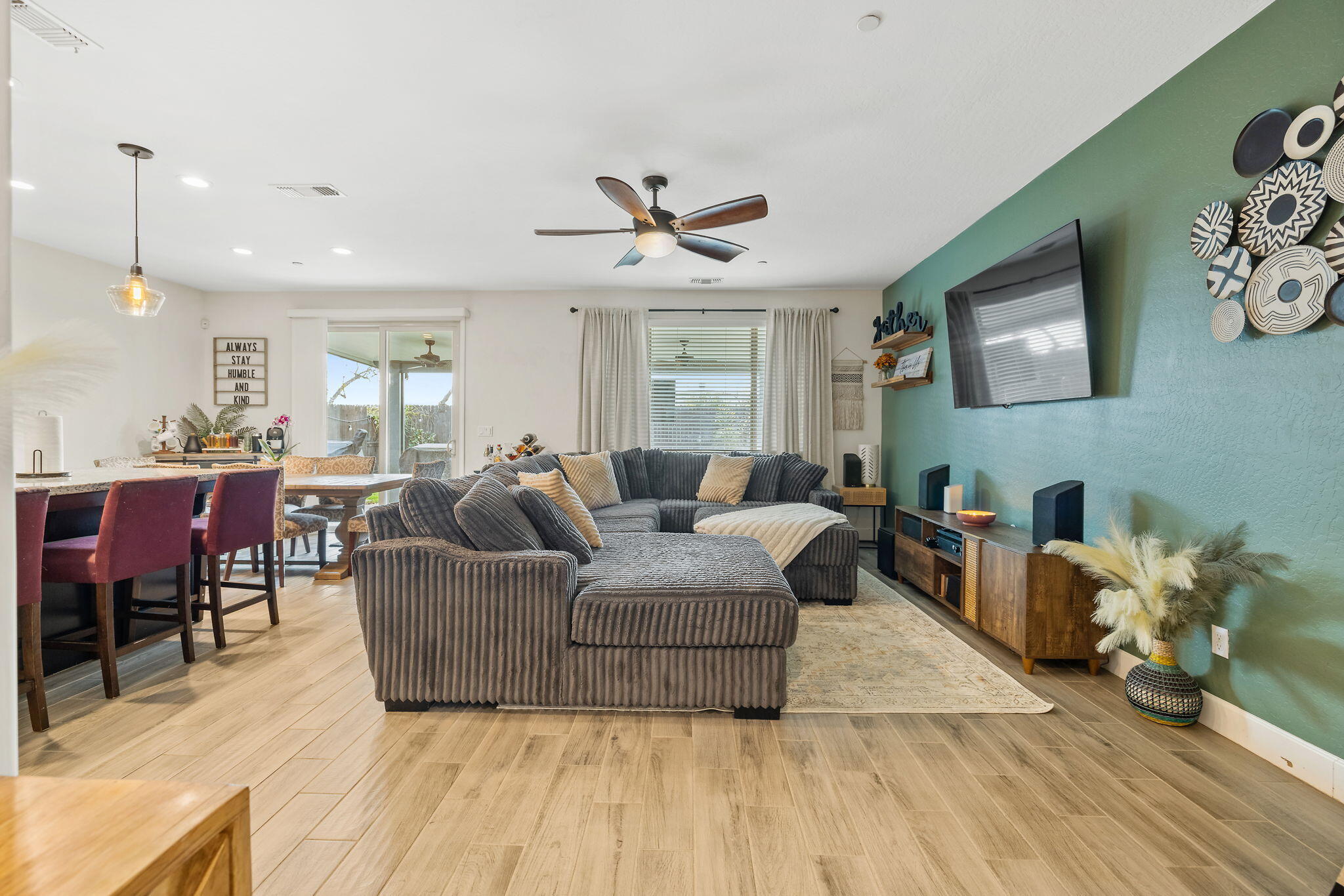 1821 E Arlen Ave, Visalia, CA 93292