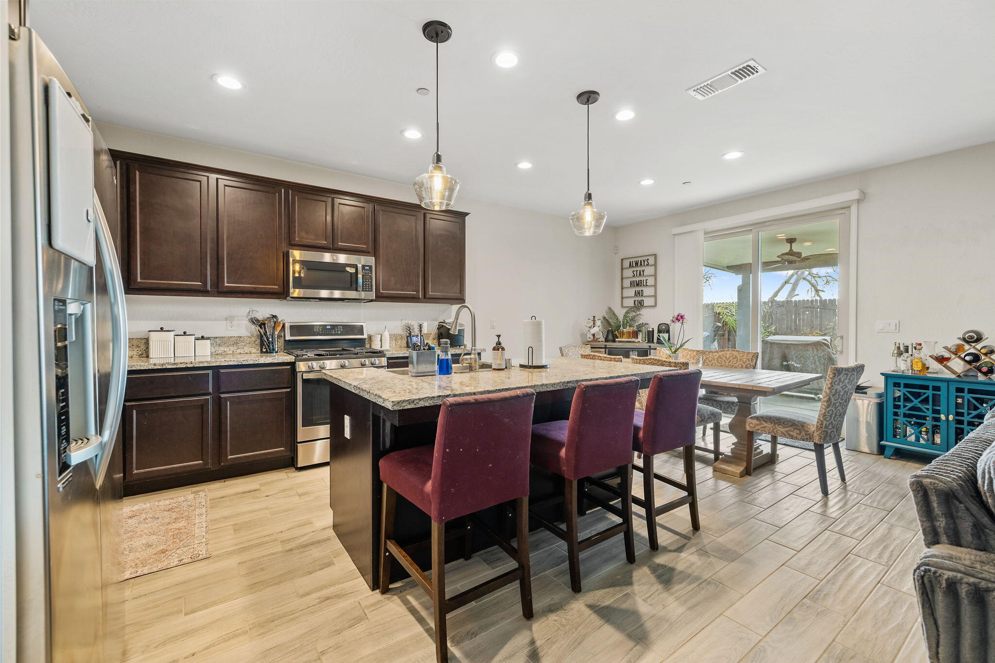 1821 E Arlen Ave, Visalia, CA 93292