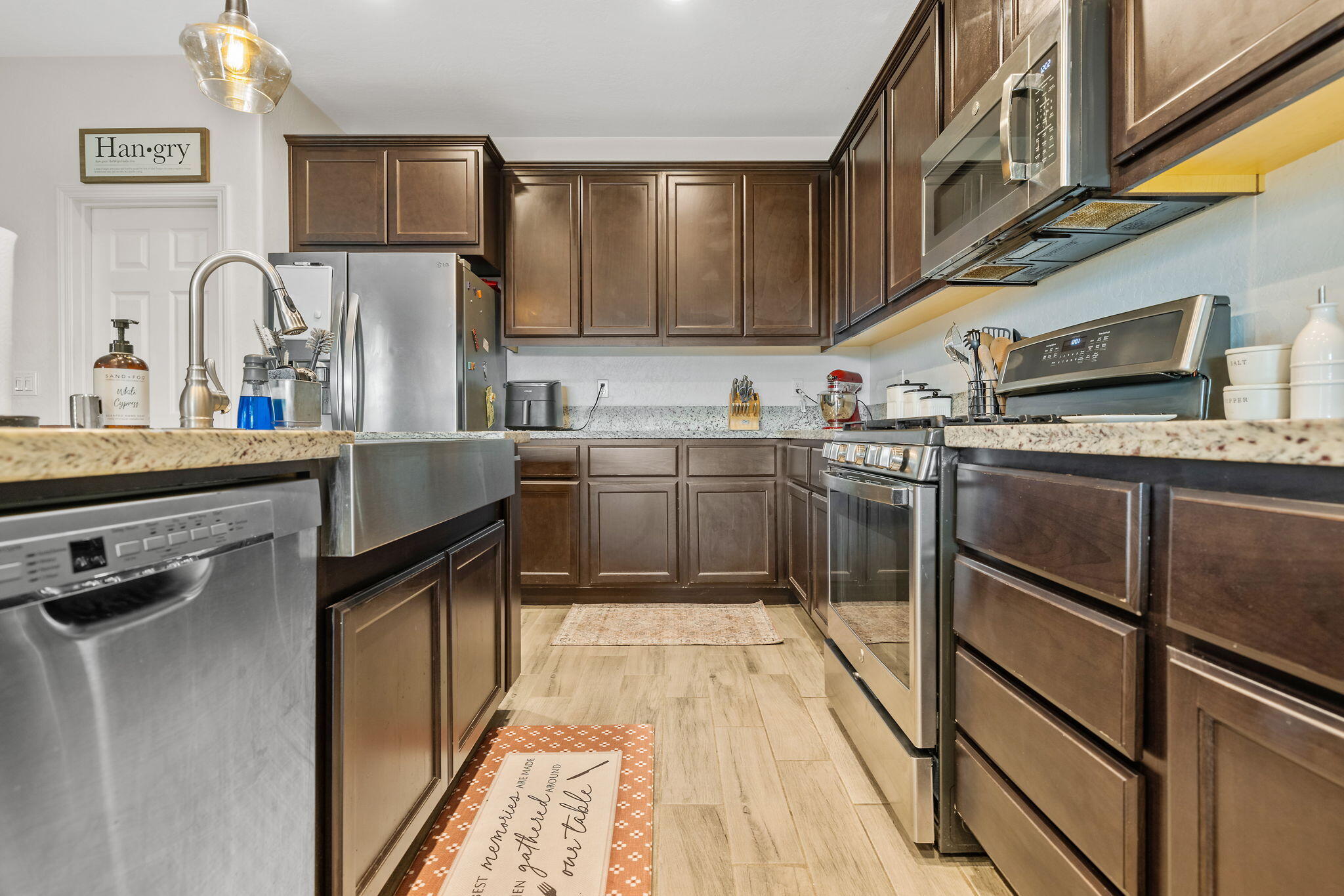 1821 E Arlen Ave, Visalia, CA 93292