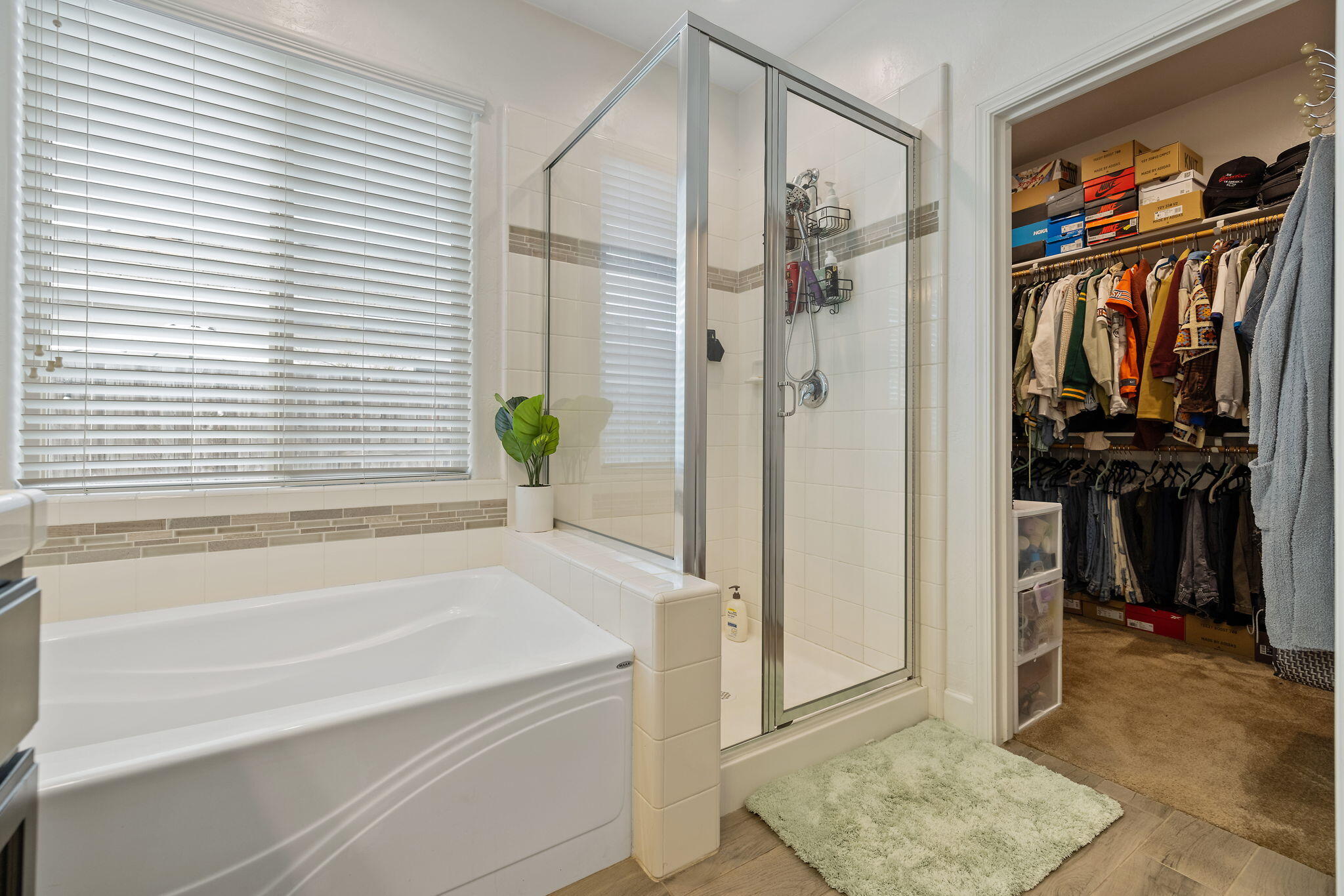 1821 E Arlen Ave, Visalia, CA 93292