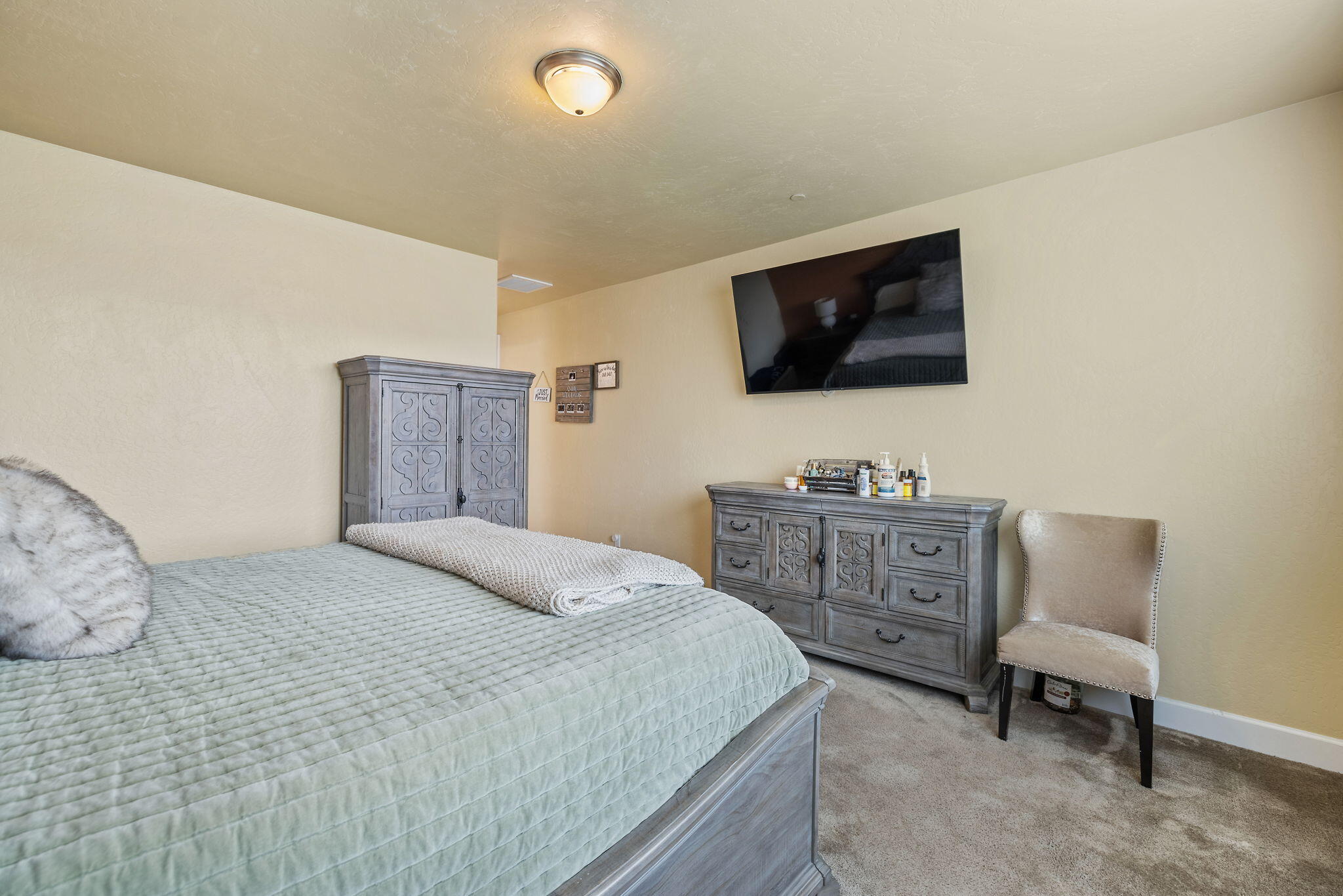 1821 E Arlen Ave, Visalia, CA 93292