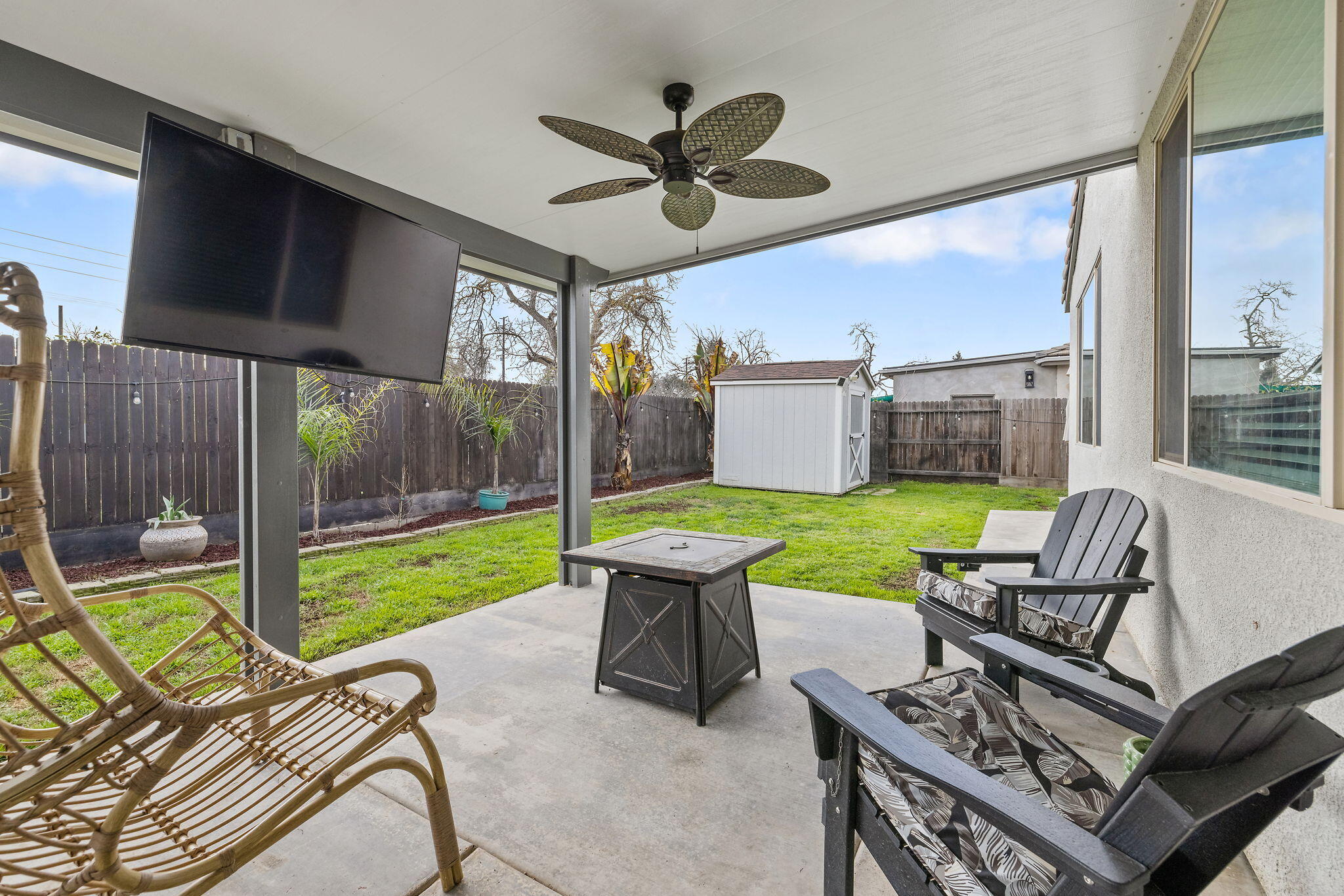 1821 E Arlen Ave, Visalia, CA 93292