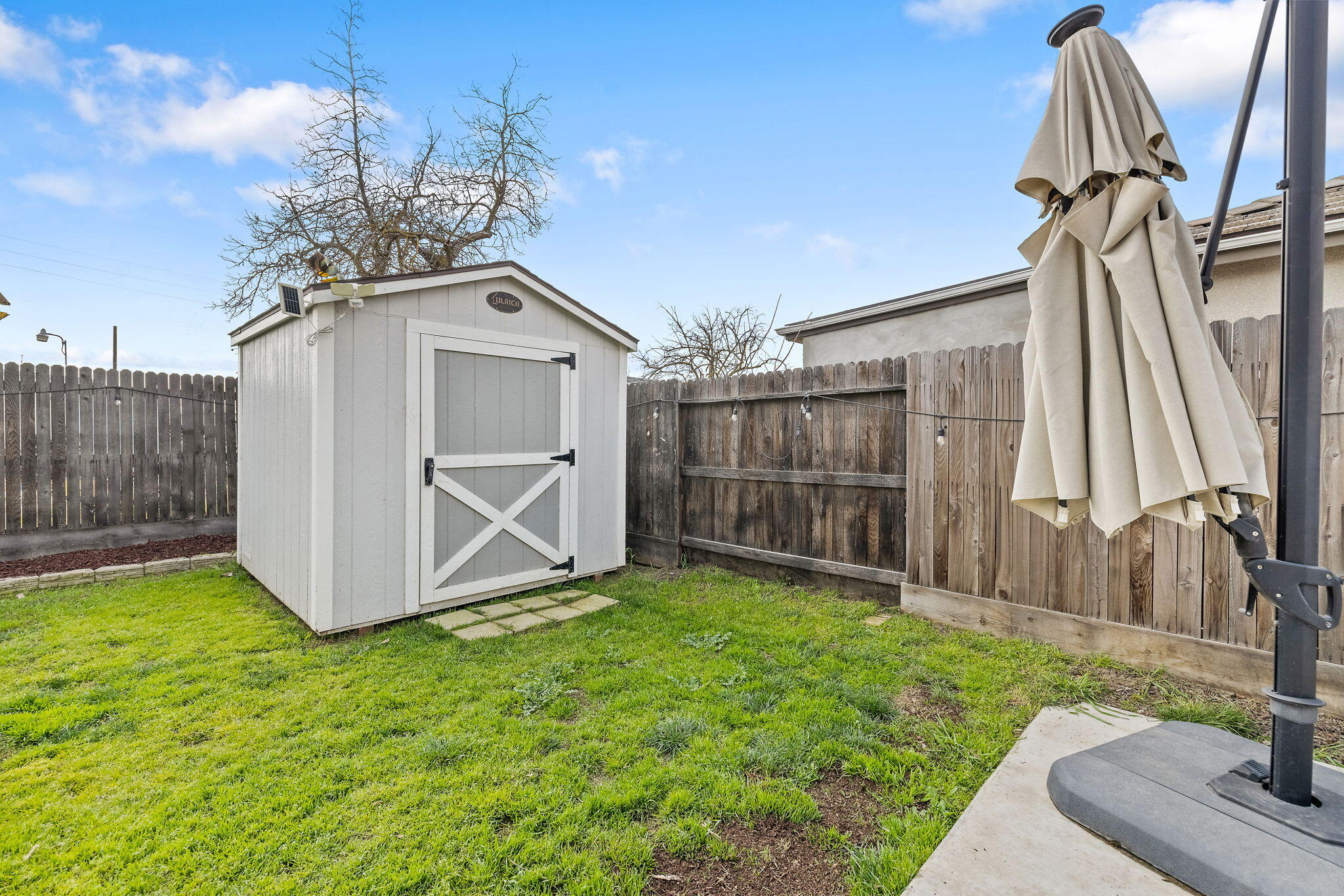 1821 E Arlen Ave, Visalia, CA 93292