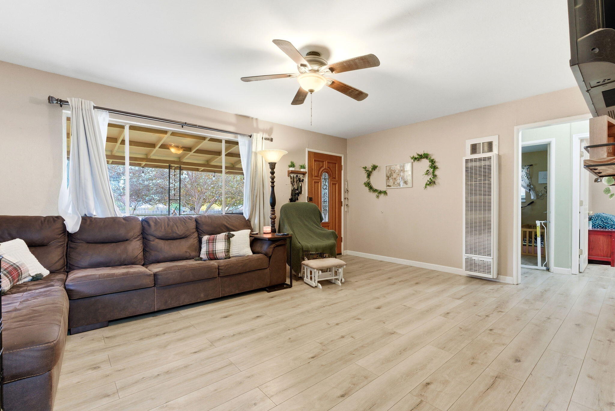 469 Pomegranate St, Woodlake, CA 93286