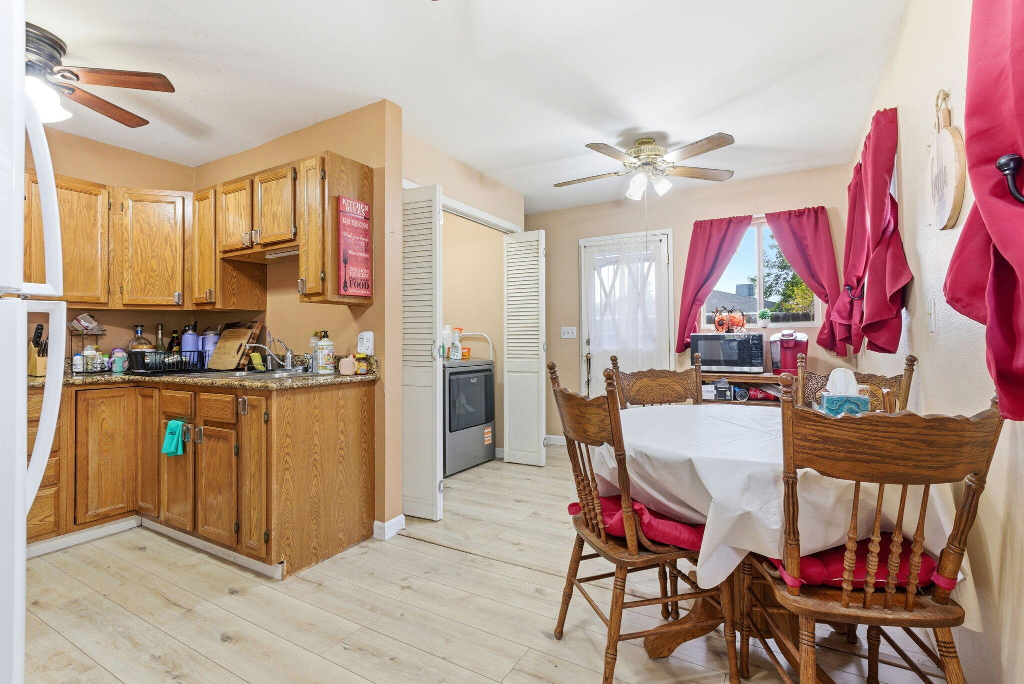 469 Pomegranate St, Woodlake, CA 93286