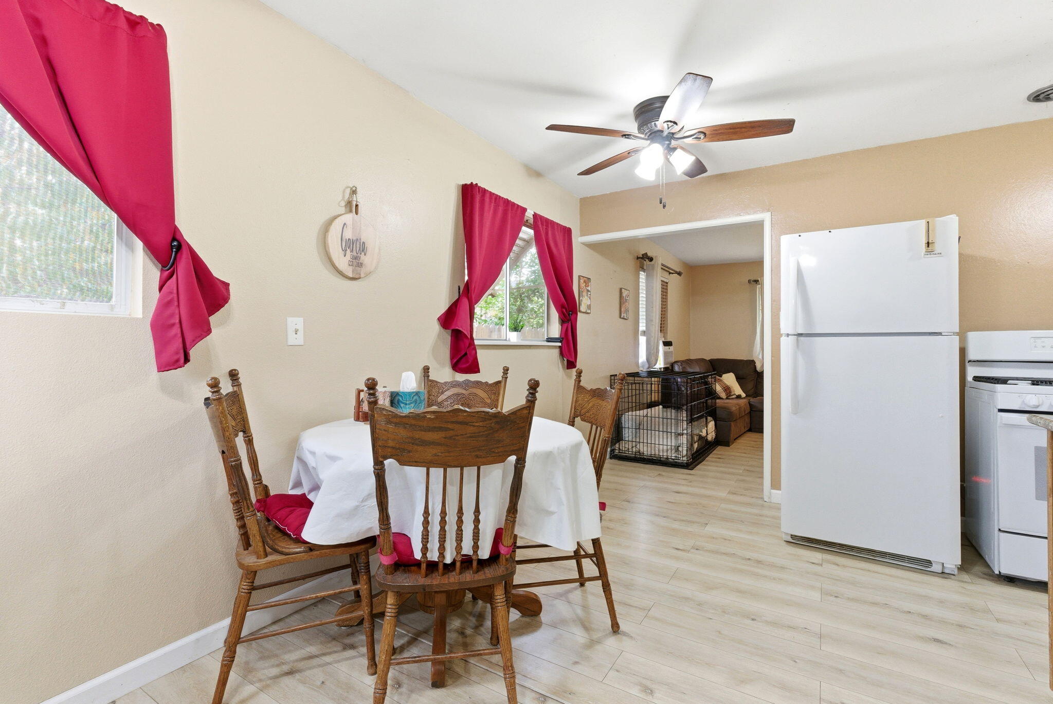 469 Pomegranate St, Woodlake, CA 93286