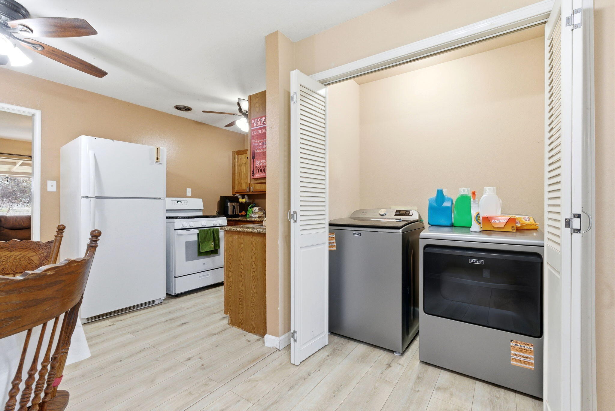 469 Pomegranate St, Woodlake, CA 93286