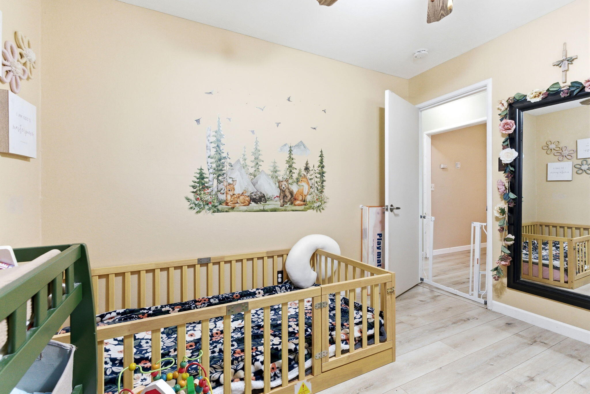 469 Pomegranate St, Woodlake, CA 93286