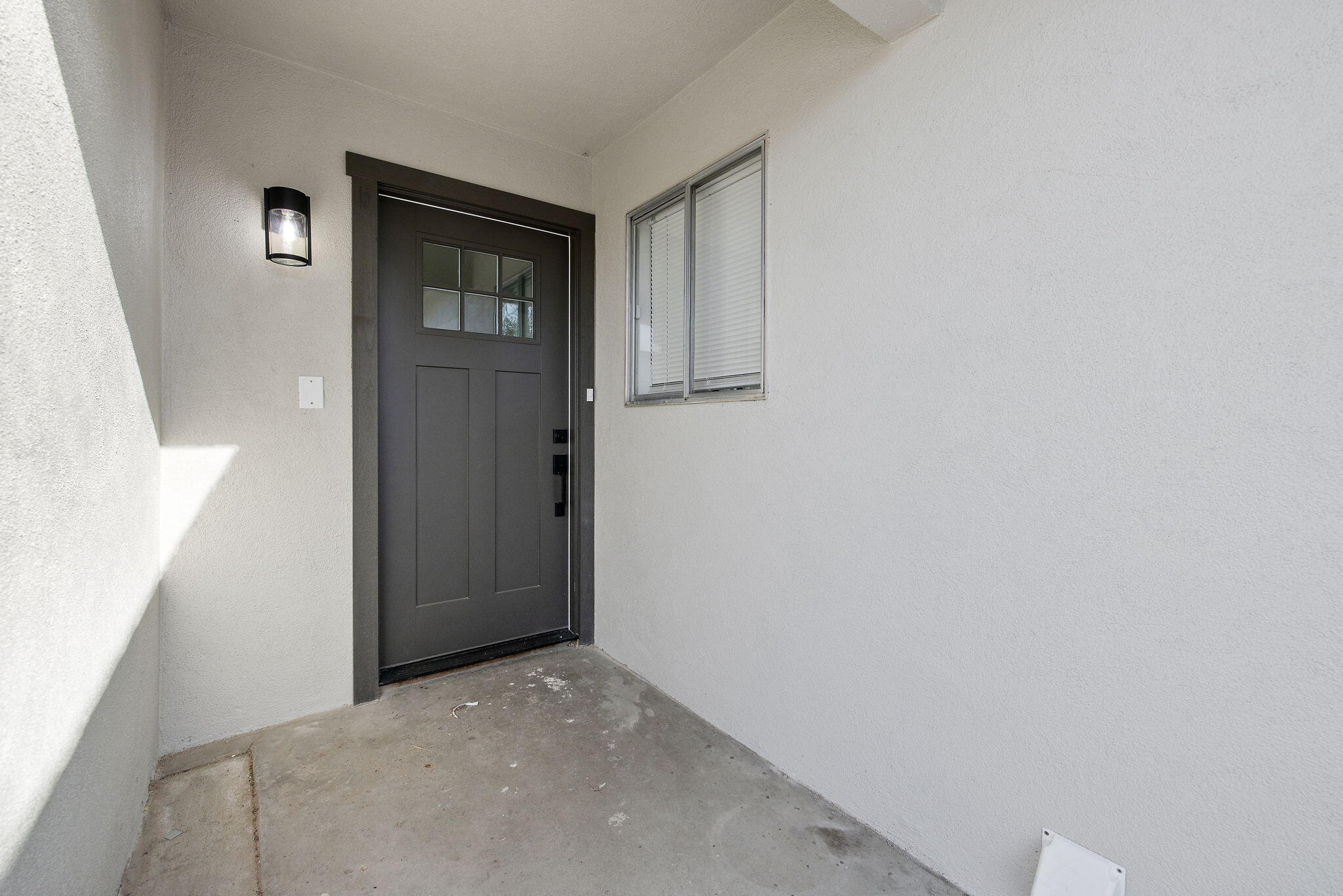 1209 Neville St, Hanford, CA 93230